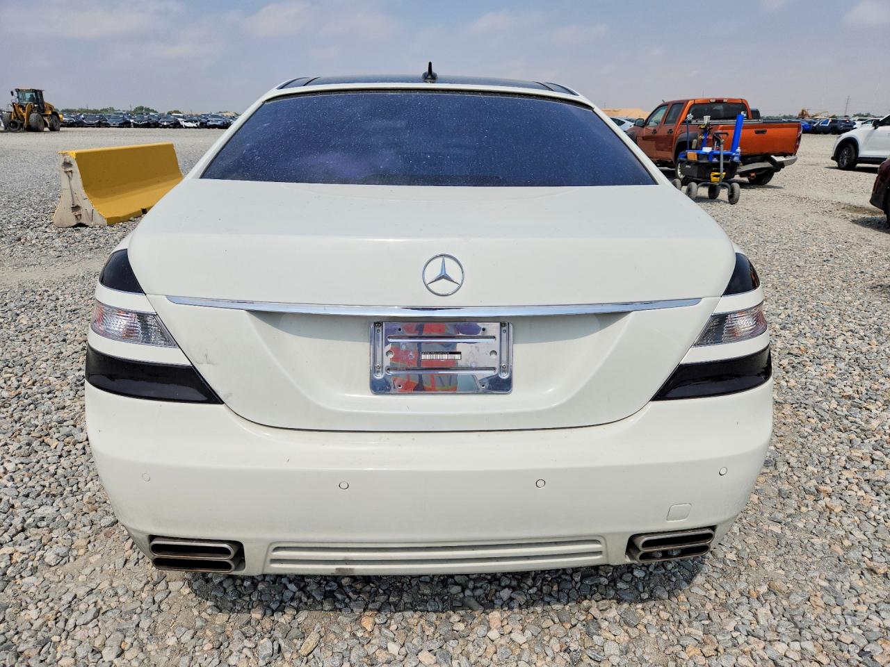 2008 Mercedes-benz S 550 White vin: WDDNG71X78A182085
