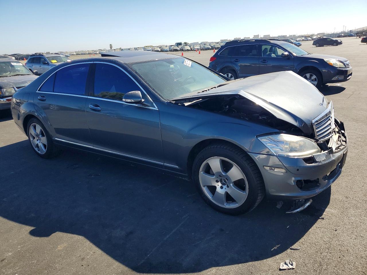 2007 Mercedes-benz S 550 Gray vin: WDDNG71X87A014986