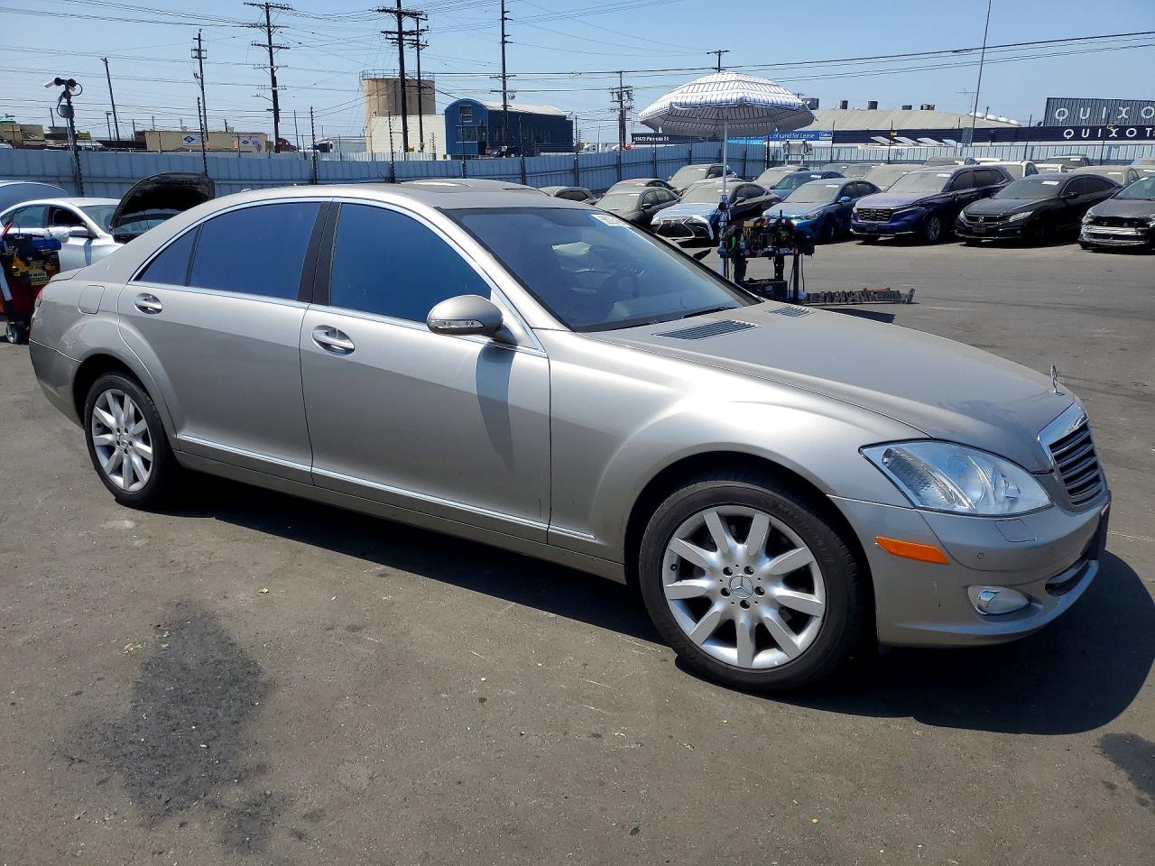 2007 Mercedes-benz S 550 Silver vin: WDDNG71X87A021128