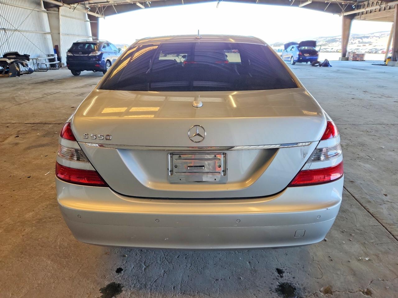 2007 Mercedes-benz S 550 Silver vin: WDDNG71X87A074783