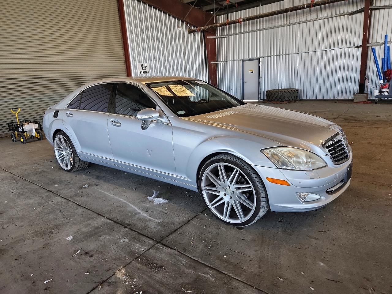 2007 Mercedes-benz S 550 Silver vin: WDDNG71X87A074783