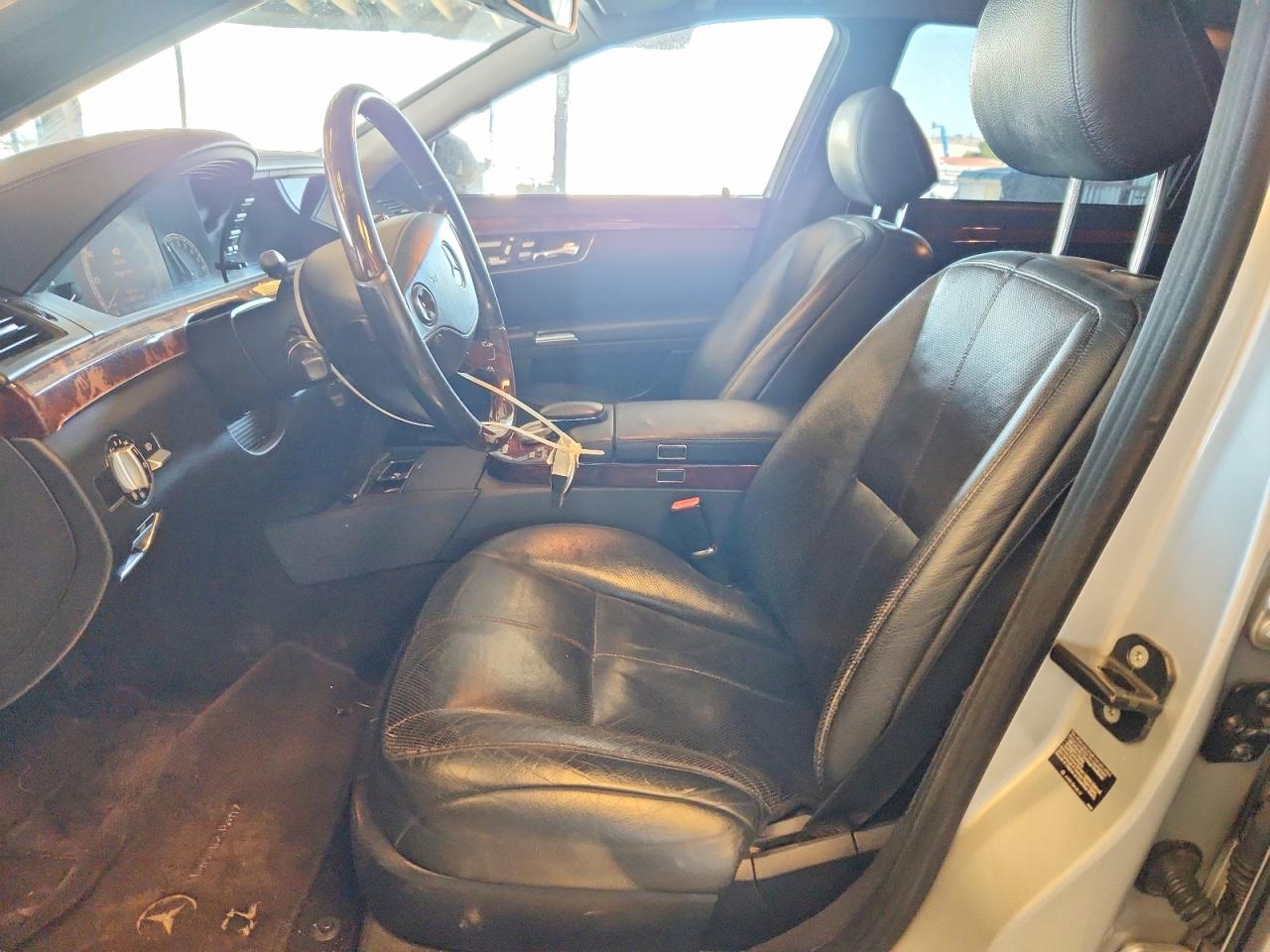 2007 Mercedes-benz S 550 Silver vin: WDDNG71X87A074783