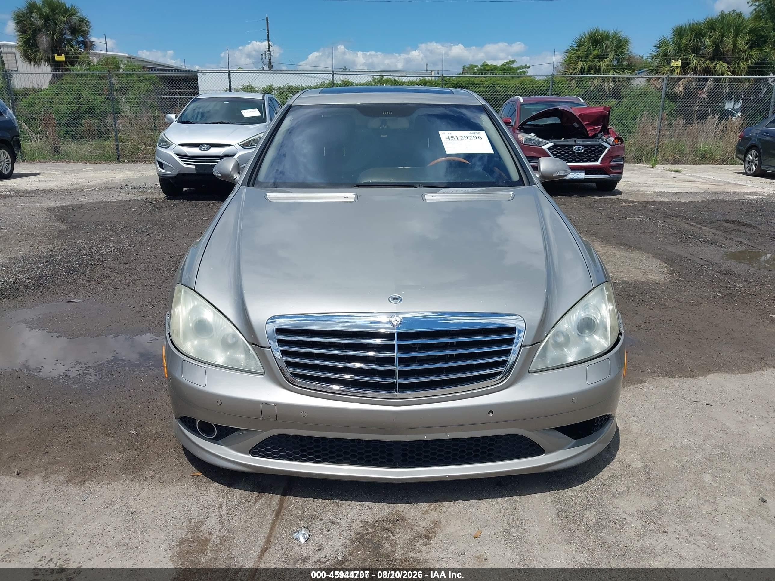2008 Mercedes-benz S 550   Silver vin: WDDNG71X88A159561