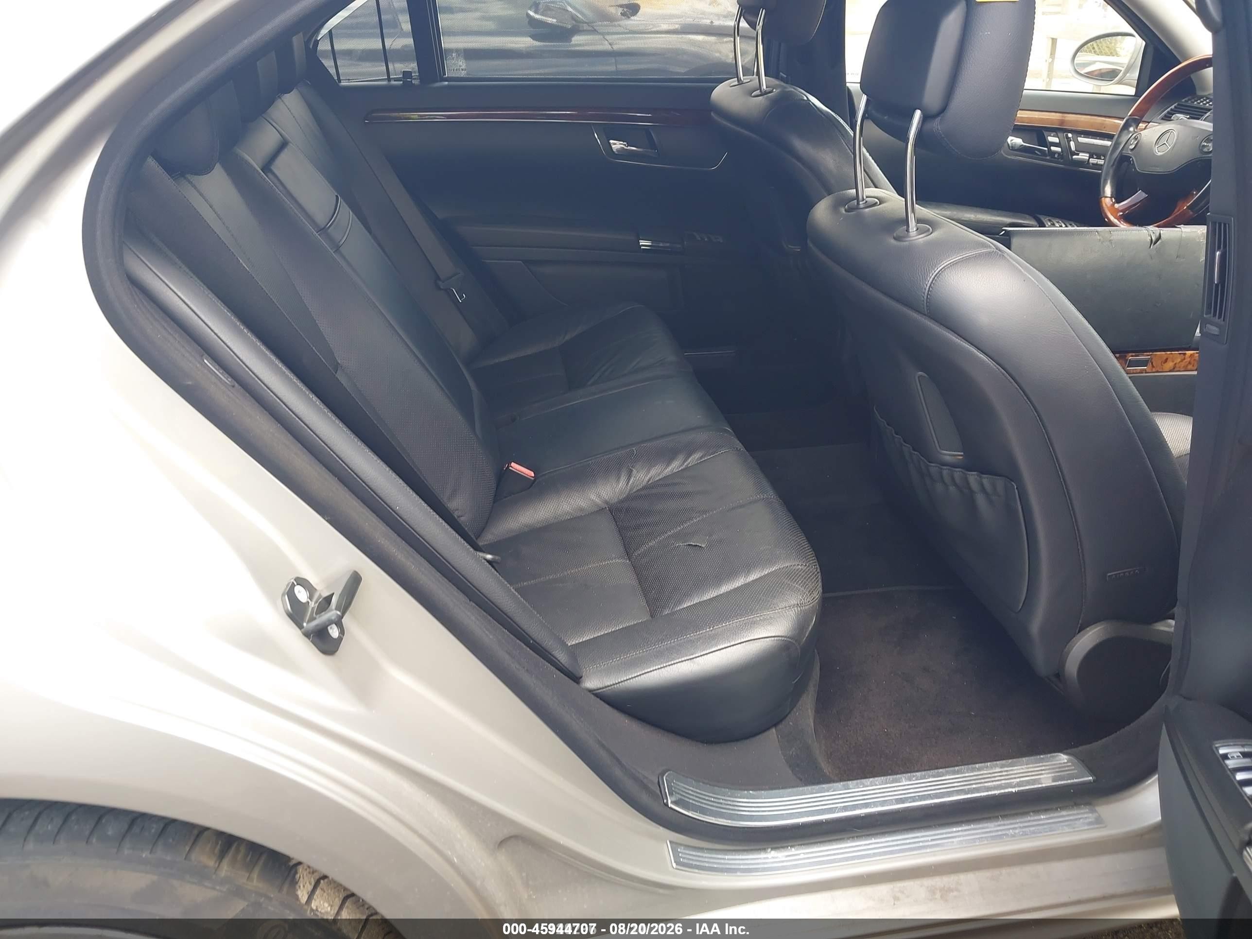 2008 Mercedes-benz S 550   Silver vin: WDDNG71X88A159561