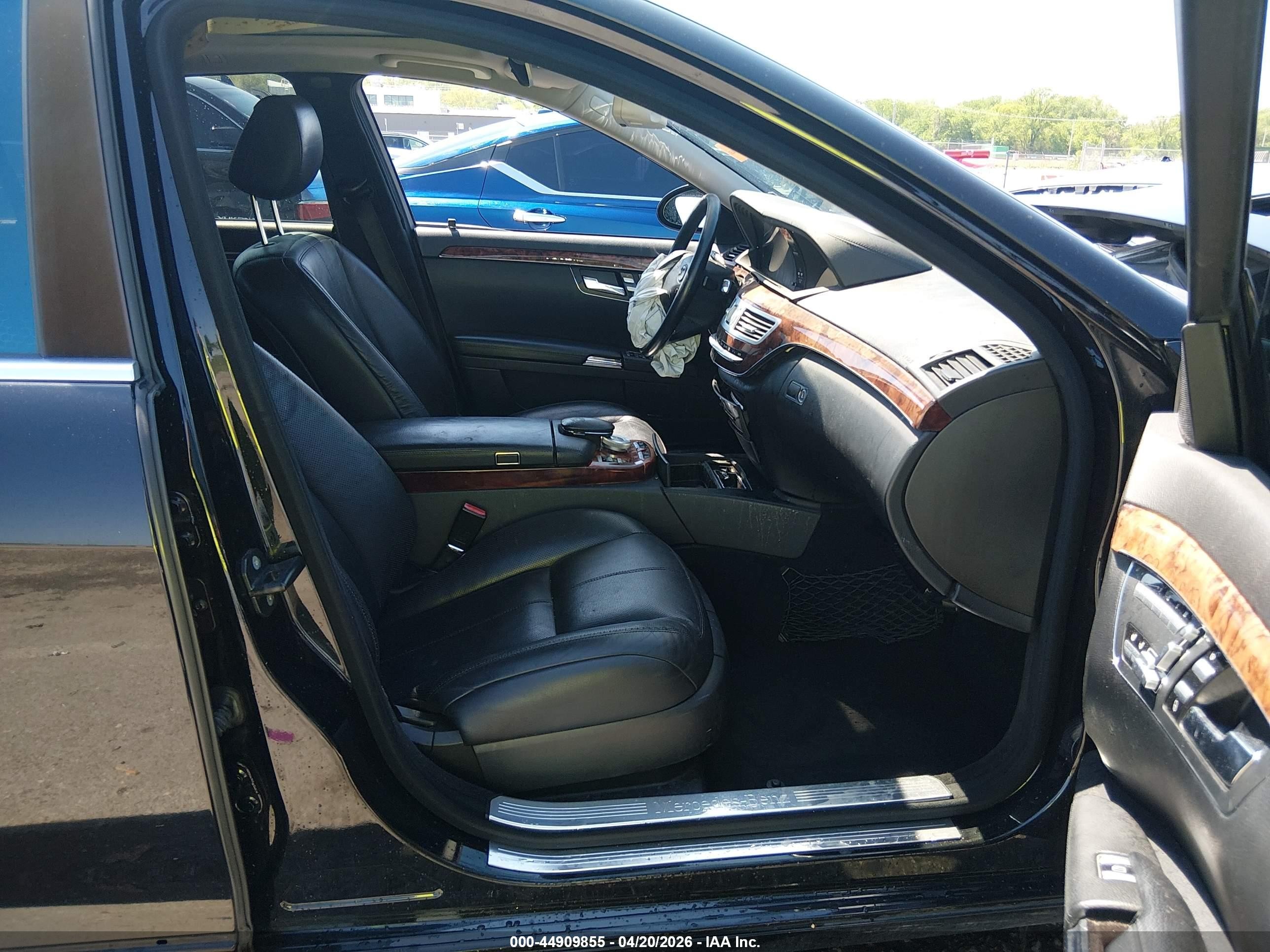 2007 Mercedes-benz S 550   Black vin: WDDNG71X97A027410