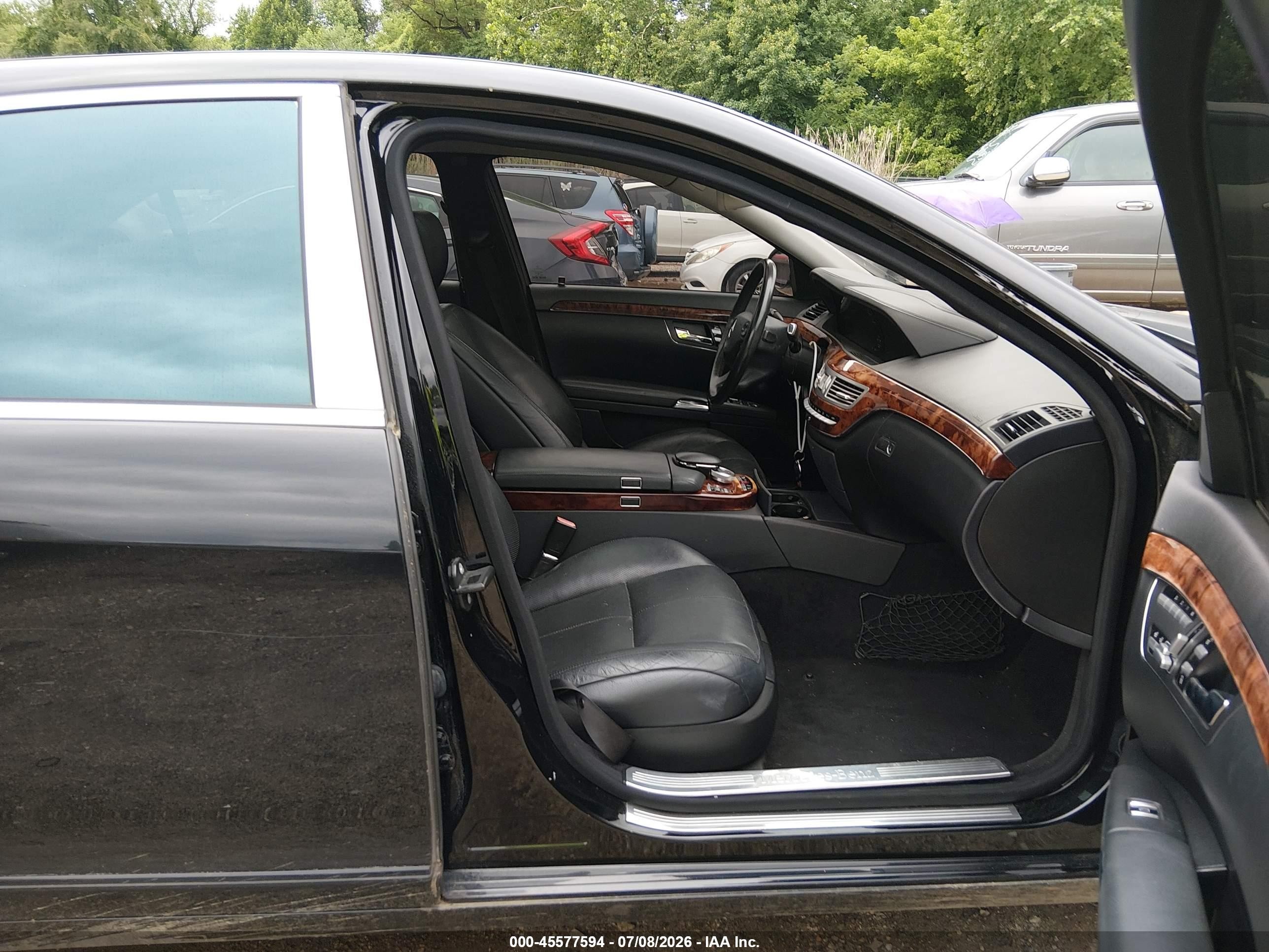 2007 Mercedes-benz S 550   Black vin: WDDNG71X97A043221
