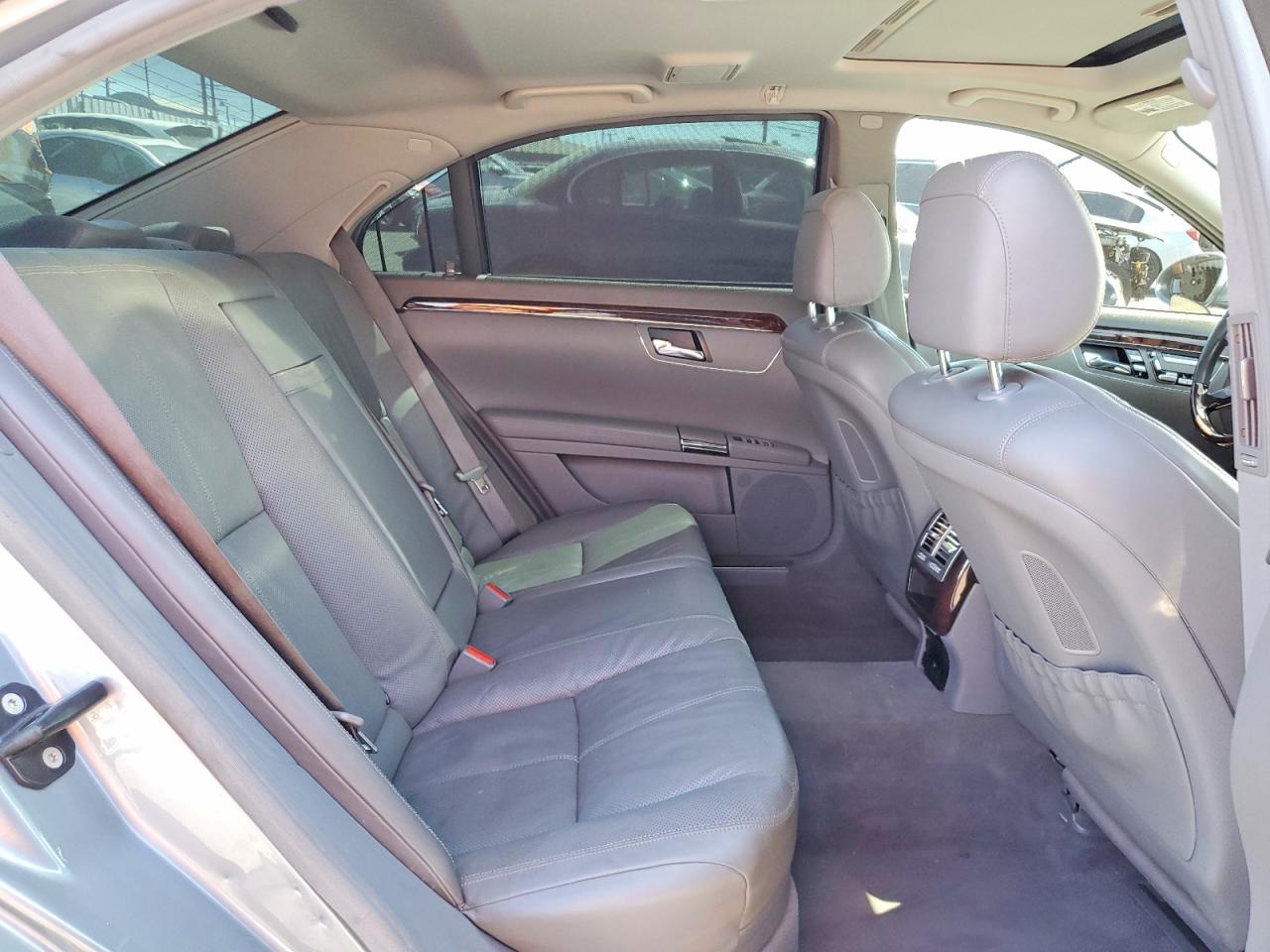 2007 Mercedes-benz S 550 Серебряный vin: WDDNG71X97A056163