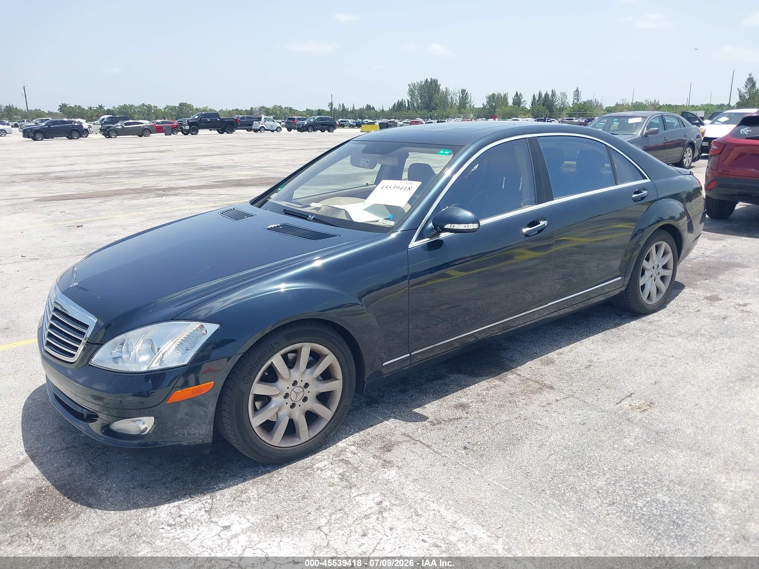 2007 Mercedes-benz S 550   Blue vin: WDDNG71X97A068801