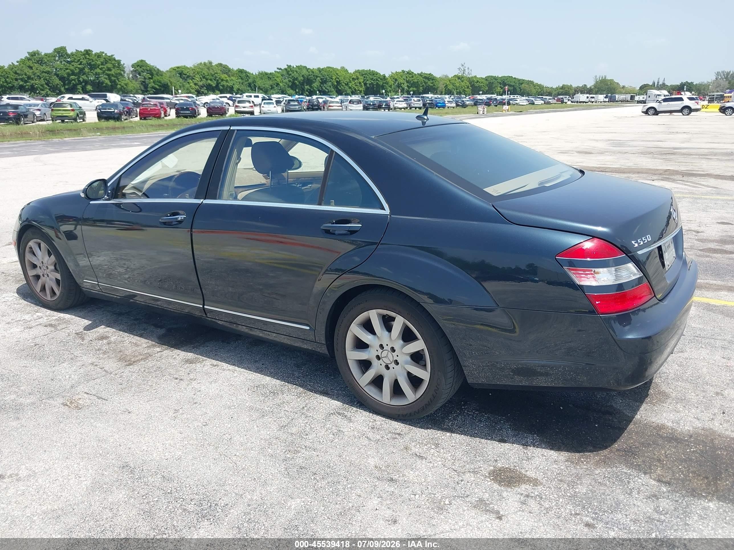 2007 Mercedes-benz S 550   Blue vin: WDDNG71X97A068801