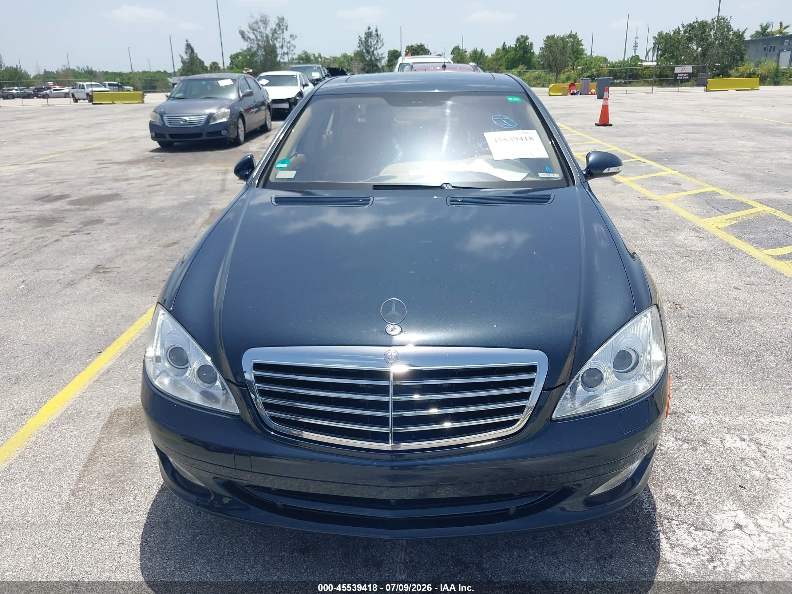 2007 Mercedes-benz S 550   Blue vin: WDDNG71X97A068801