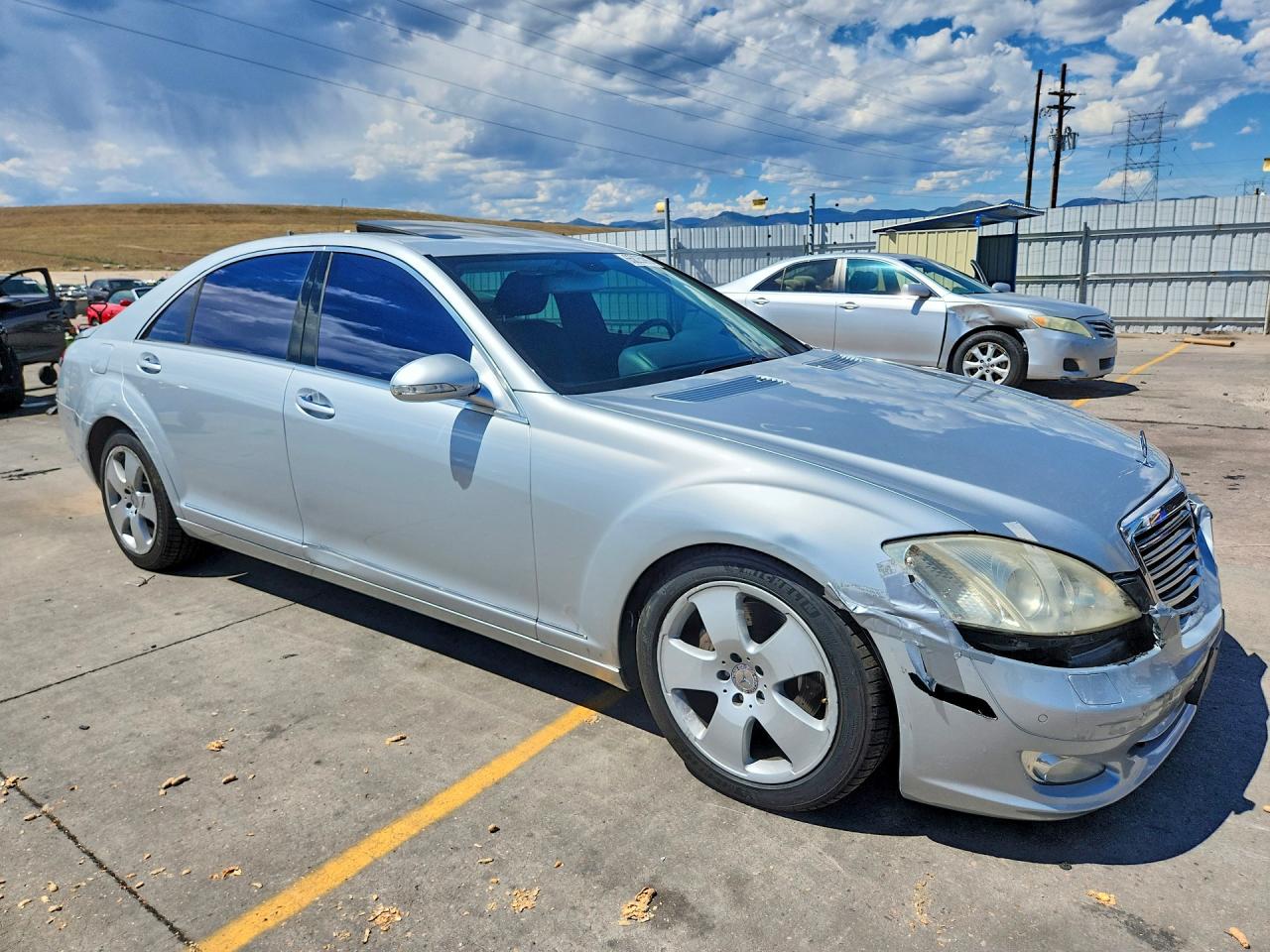 2007 Mercedes-benz S 550 Silver vin: WDDNG71X97A078017