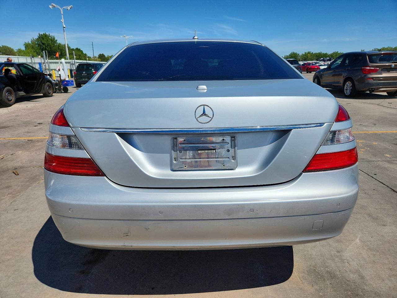 2007 Mercedes-benz S 550 Silver vin: WDDNG71X97A078017