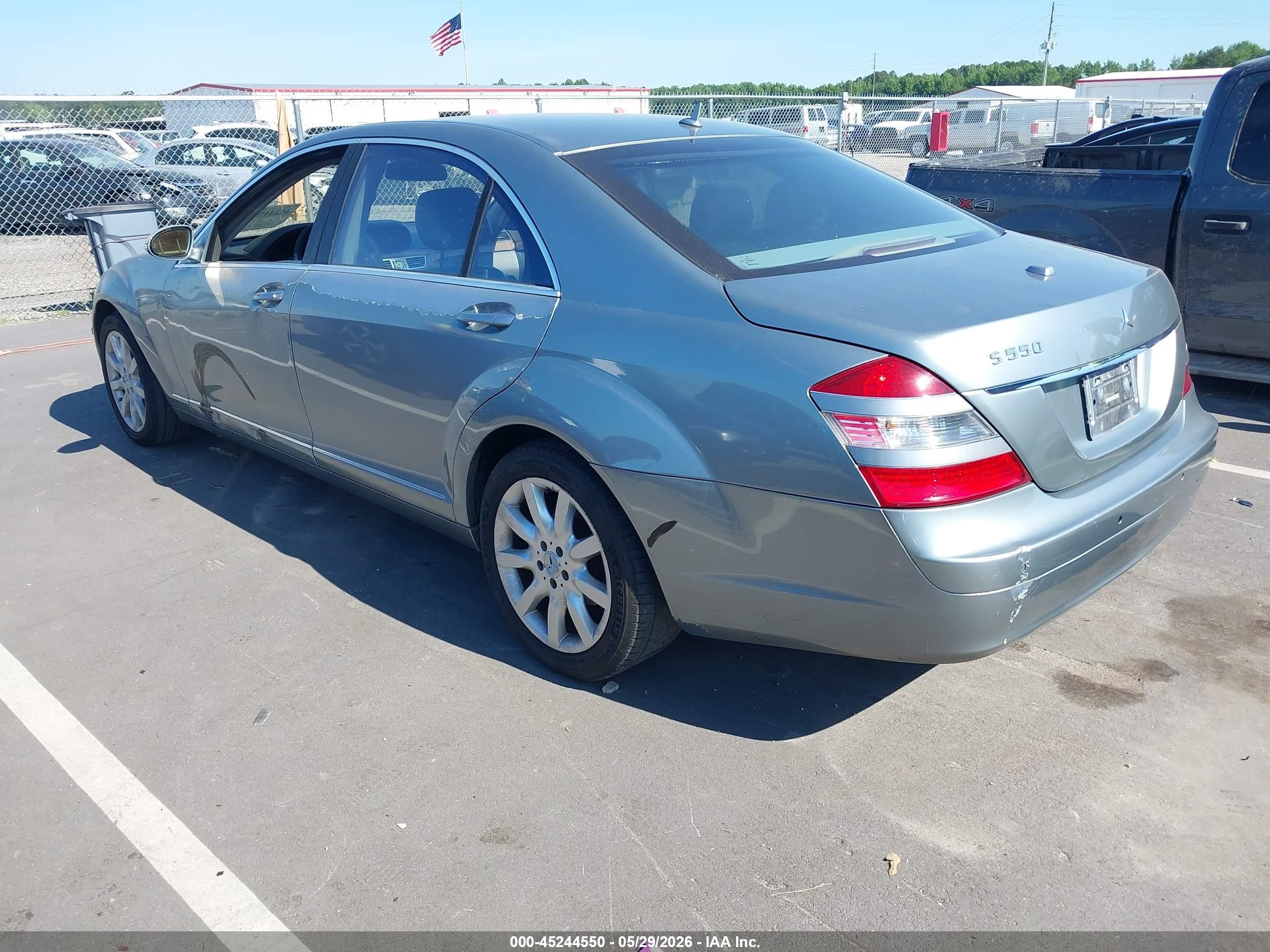 2007 Mercedes-benz S 550   Light Blue vin: WDDNG71X97A080625