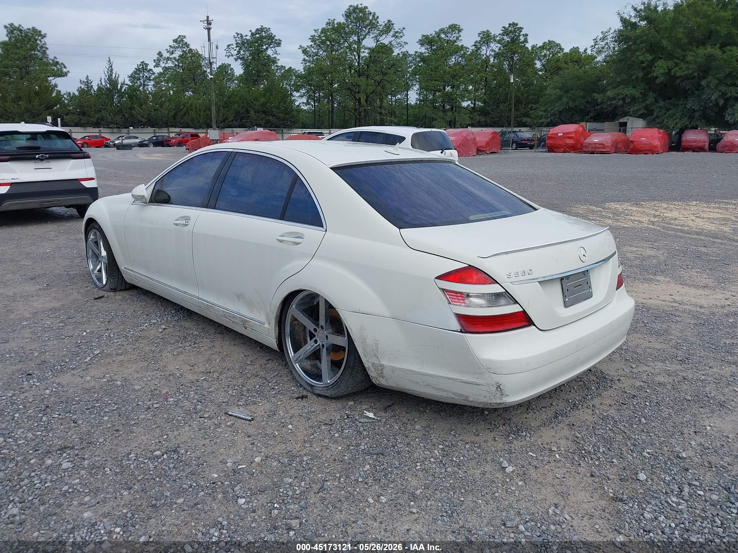 2007 Mercedes-benz S 550   White vin: WDDNG71X97A117771