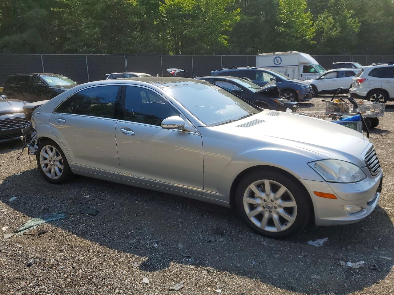 2007 Mercedes-benz S 550 Silver vin: WDDNG71X97A118547