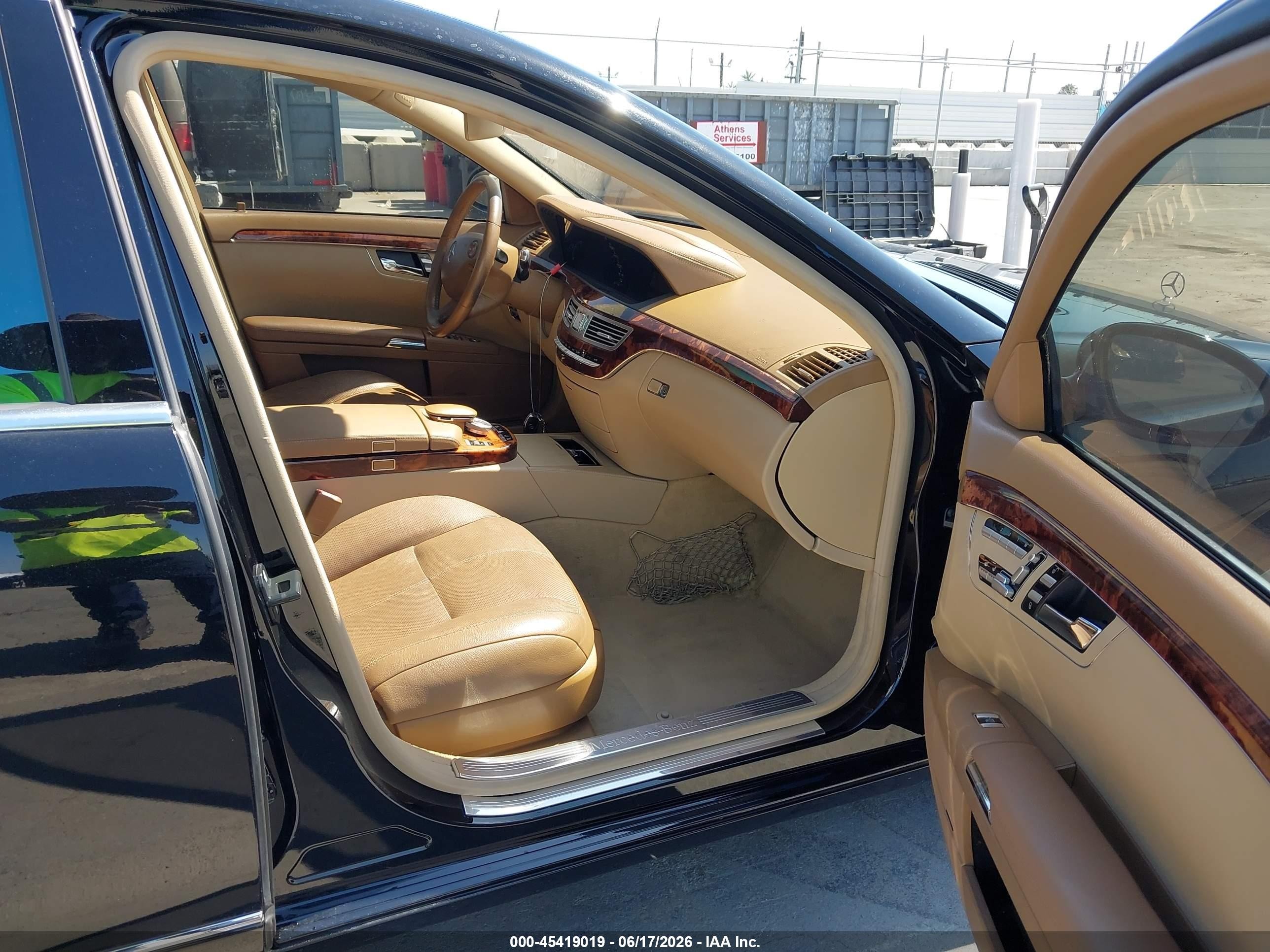 2008 Mercedes-benz S 550   Черный vin: WDDNG71X98A219282