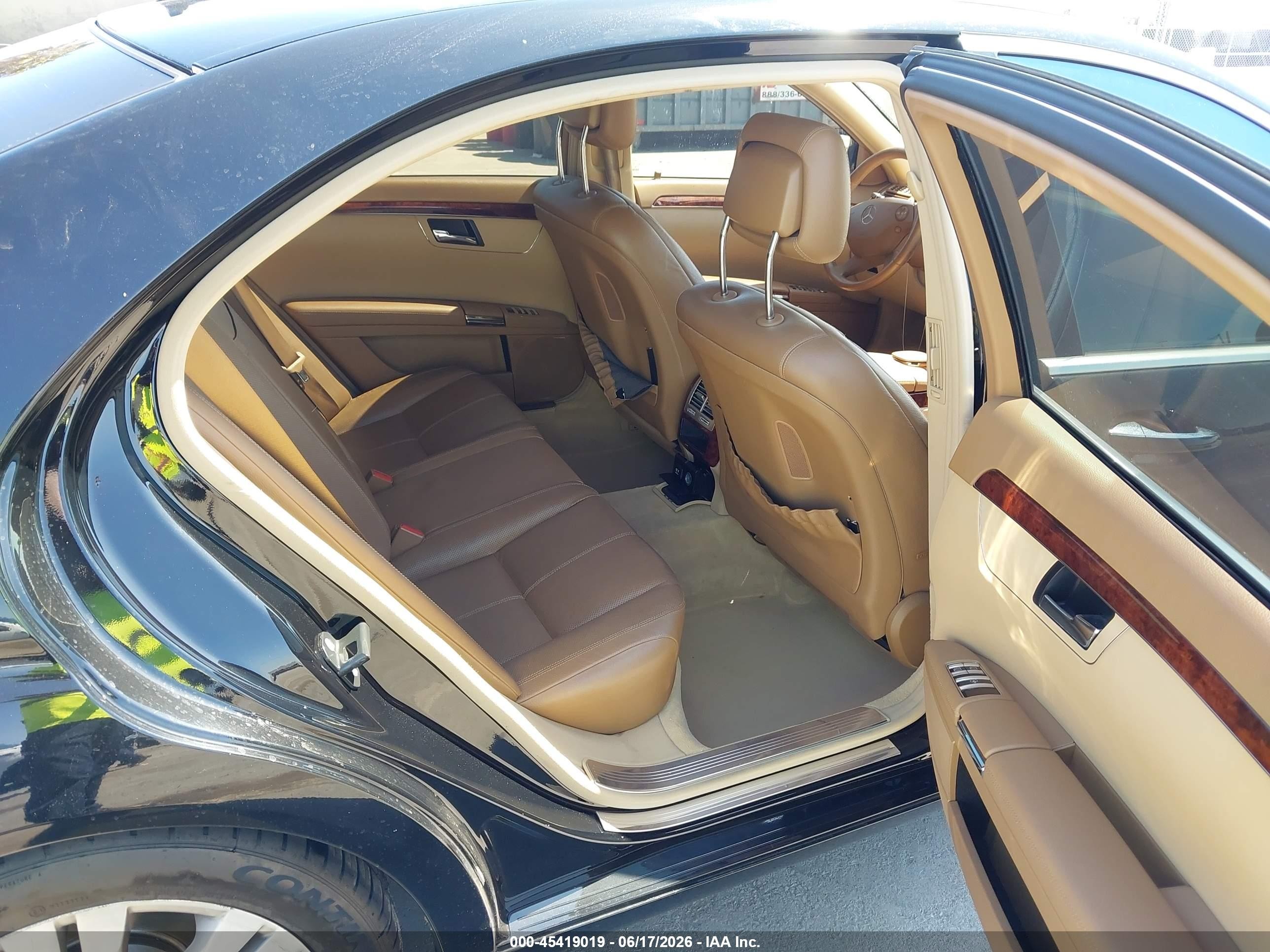 2008 Mercedes-benz S 550   Черный vin: WDDNG71X98A219282