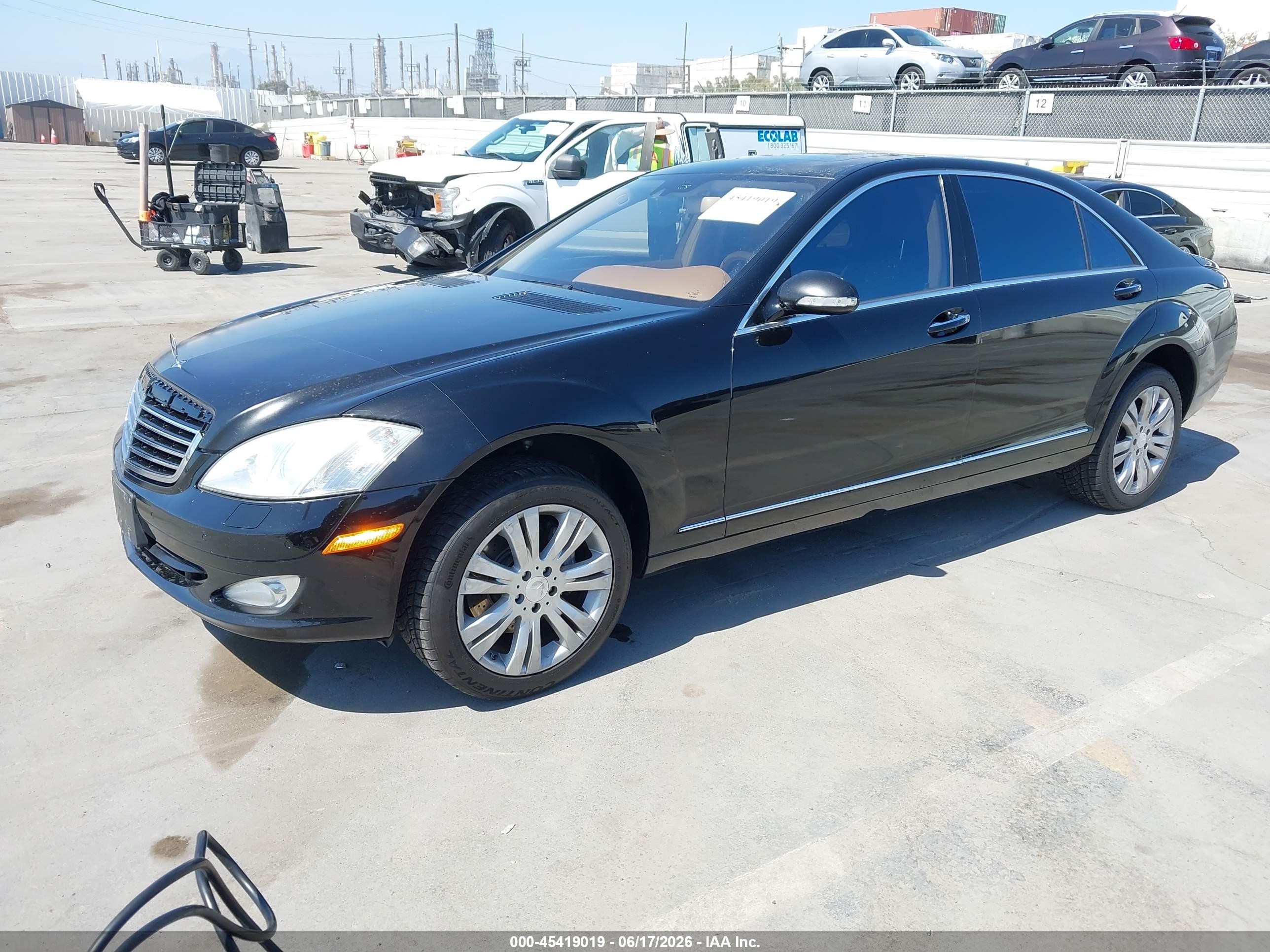 2008 Mercedes-benz S 550   Черный vin: WDDNG71X98A219282