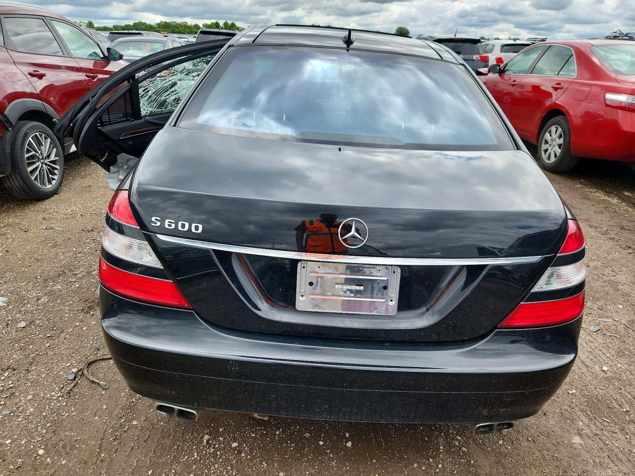 2009 Mercedes-benz S 600 Black vin: WDDNG76X09A273063