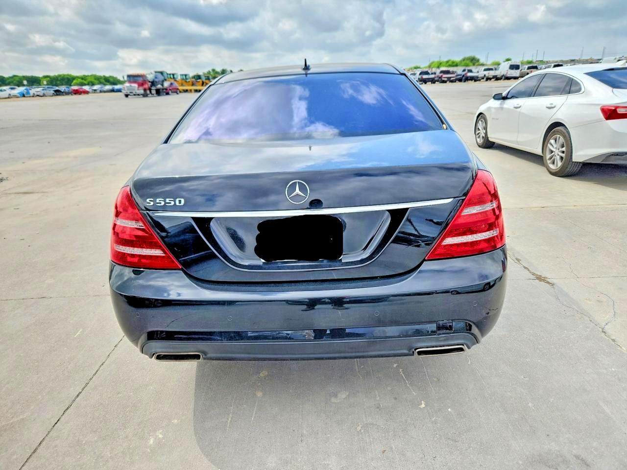 2010 Mercedes-benz S 550 Black vin: WDDNG7BB0AA309476