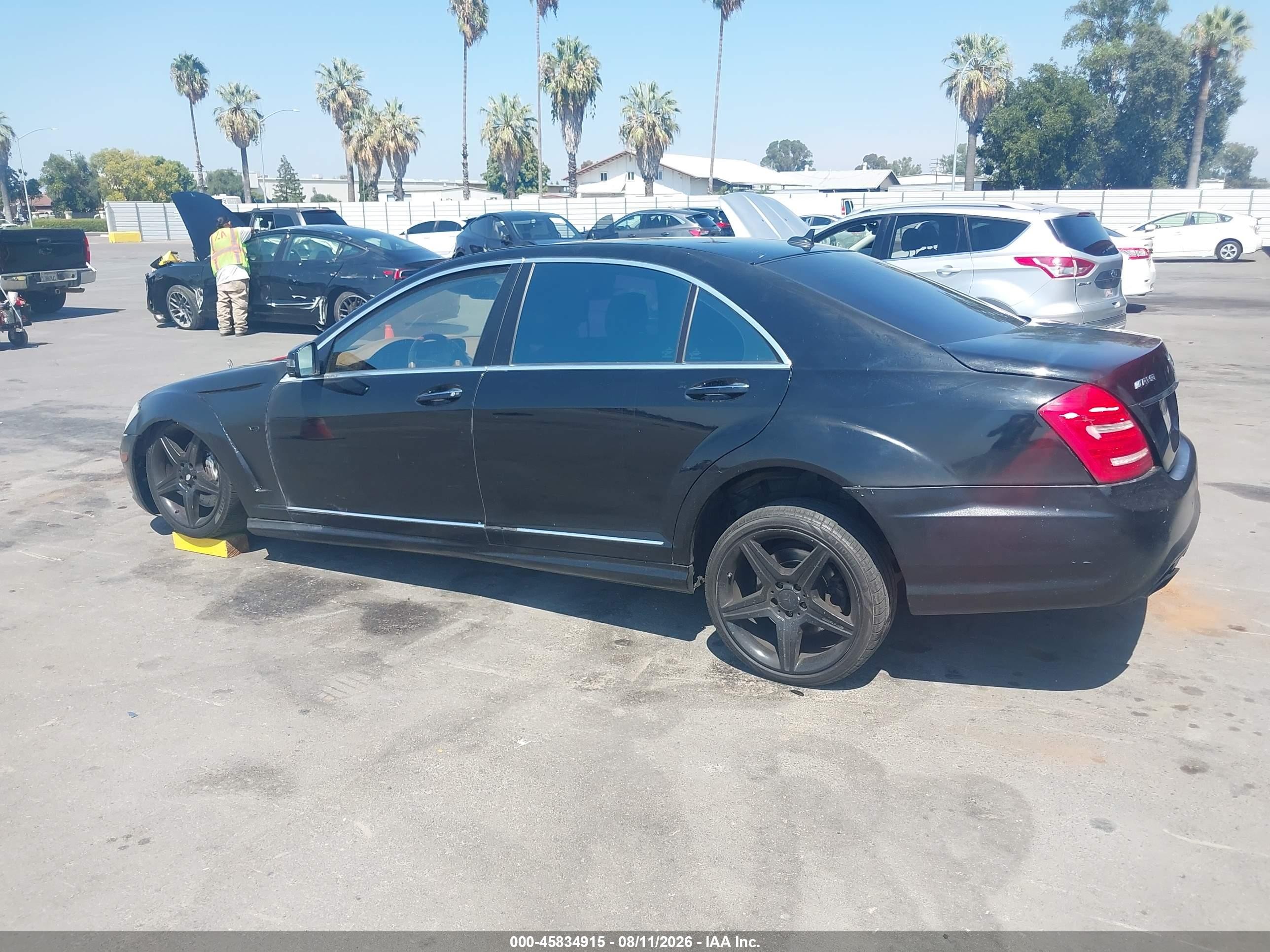 2010 Mercedes-benz S 550   Black vin: WDDNG7BB0AA332613