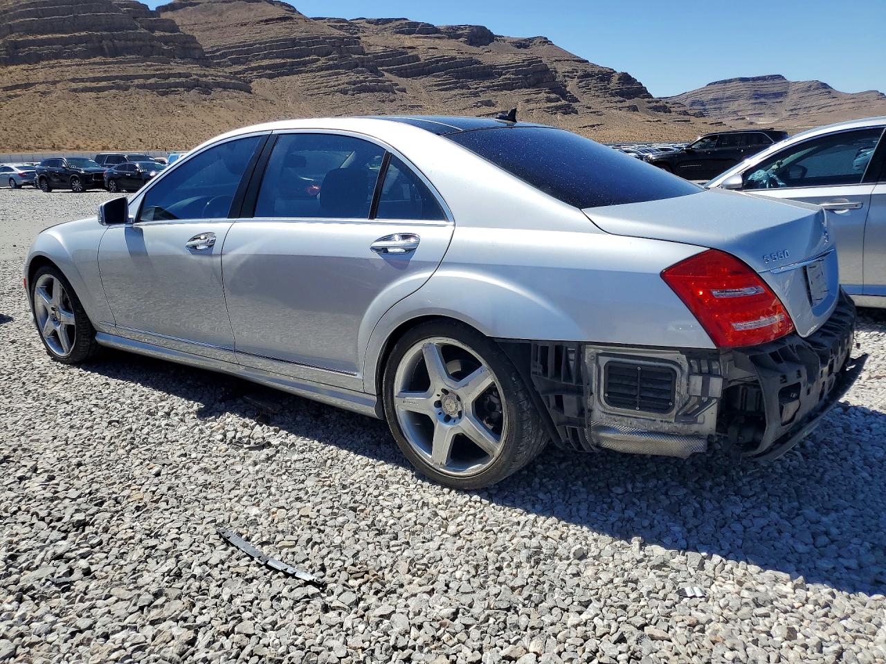 2011 Mercedes-benz S 550 Silver vin: WDDNG7BB0BA389489