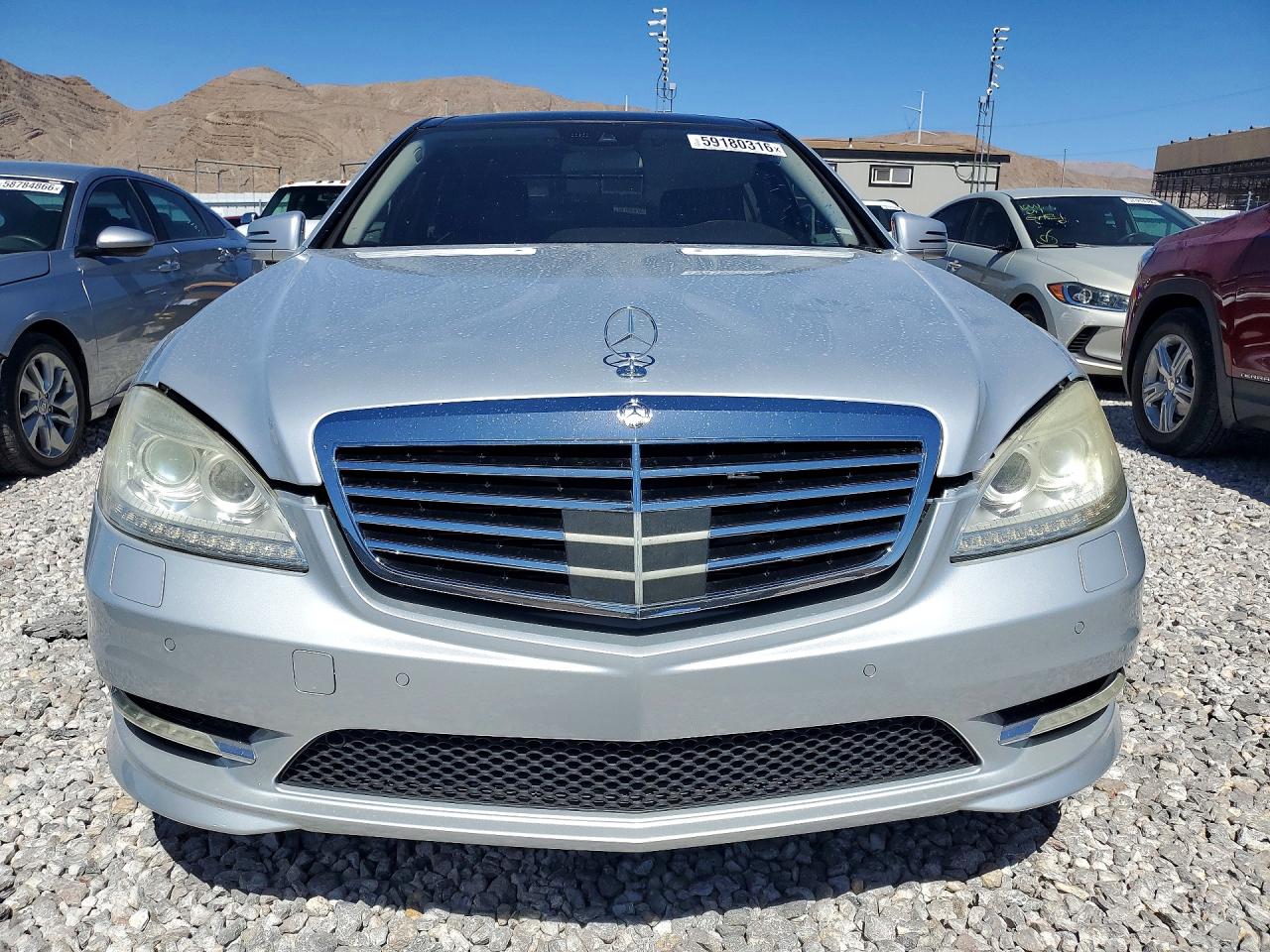 2011 Mercedes-benz S 550 Silver vin: WDDNG7BB0BA389489