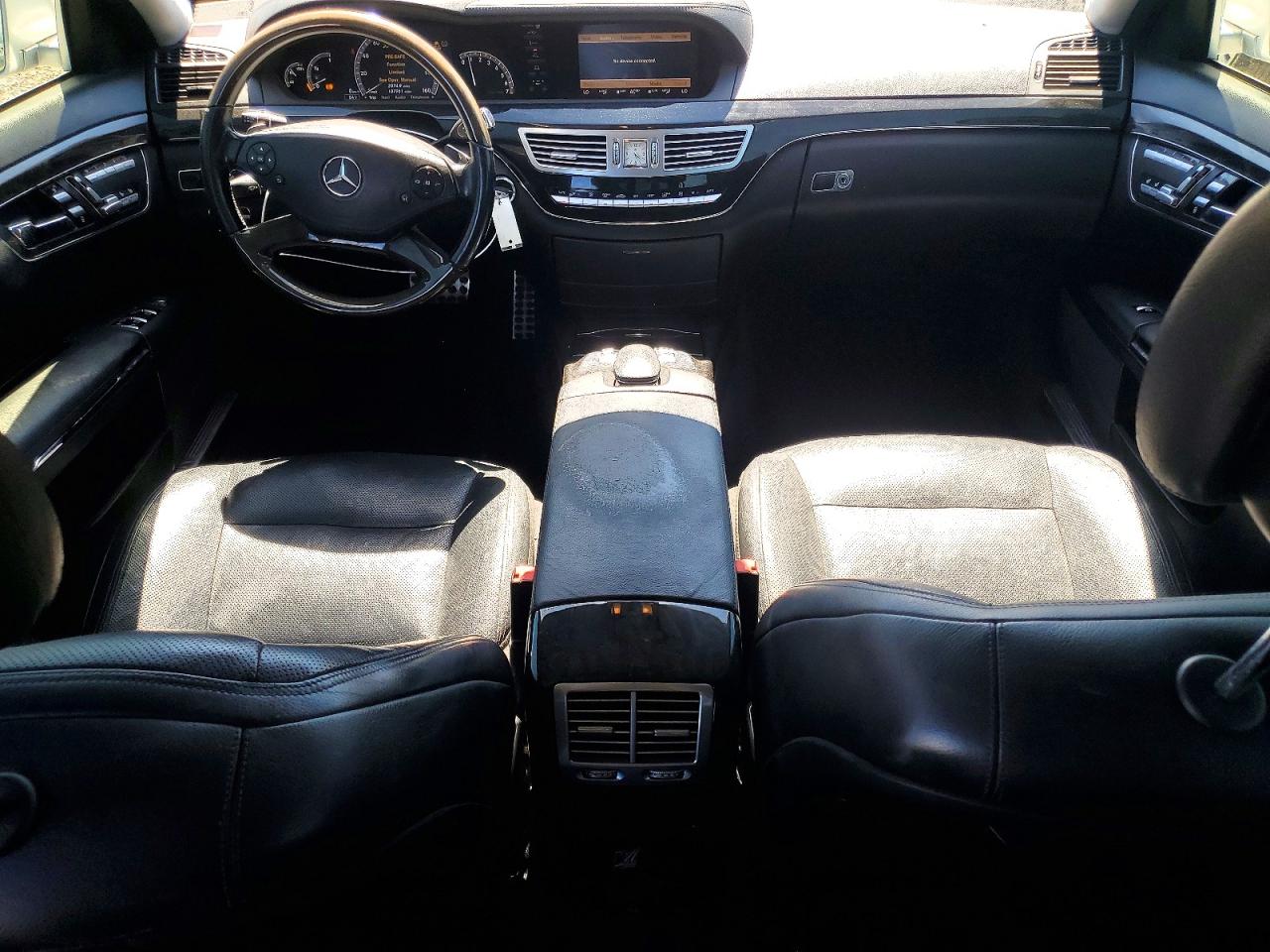 2011 Mercedes-benz S 550 Silver vin: WDDNG7BB0BA389489