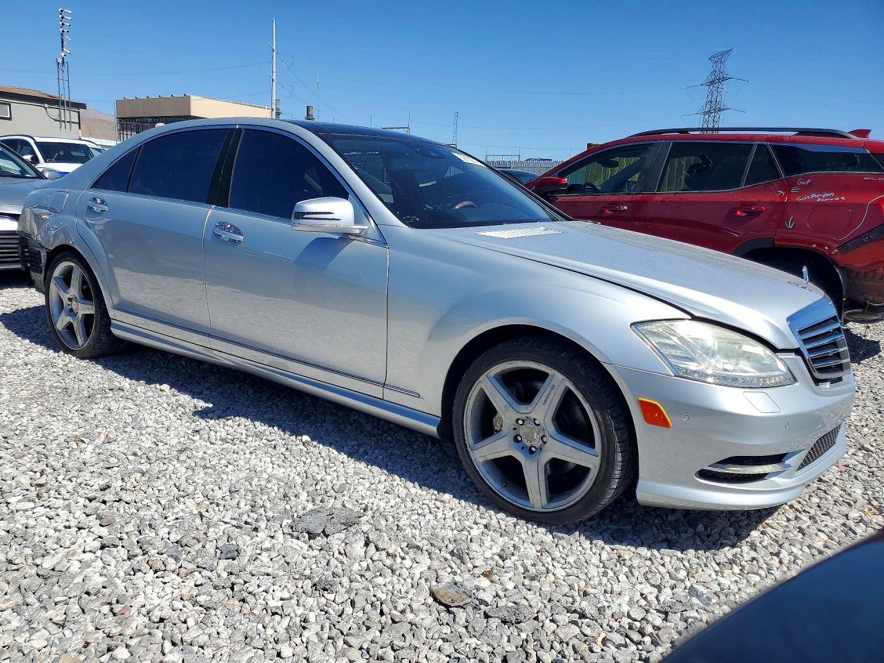 2011 Mercedes-benz S 550 Silver vin: WDDNG7BB0BA389489
