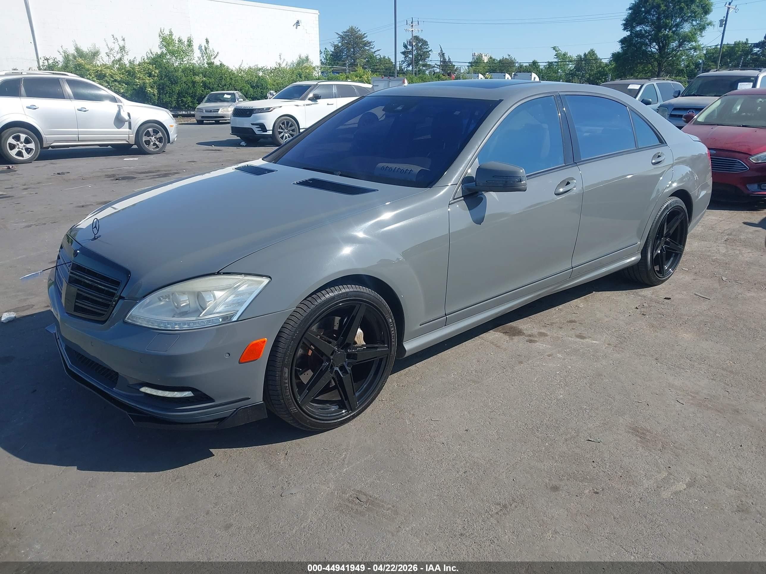 2010 Mercedes-benz S 550   Серый vin: WDDNG7BB2AA288503