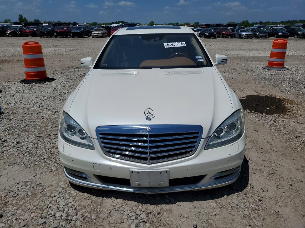 2010 Mercedes-benz S 550 Beige vin: WDDNG7BB3AA324733