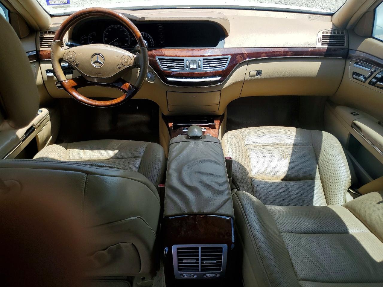 2010 Mercedes-benz S 550 Beige vin: WDDNG7BB3AA324733