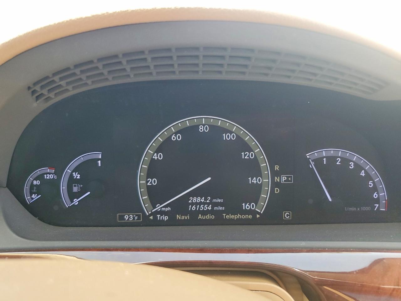 2010 Mercedes-benz S 550 Beige vin: WDDNG7BB3AA324733