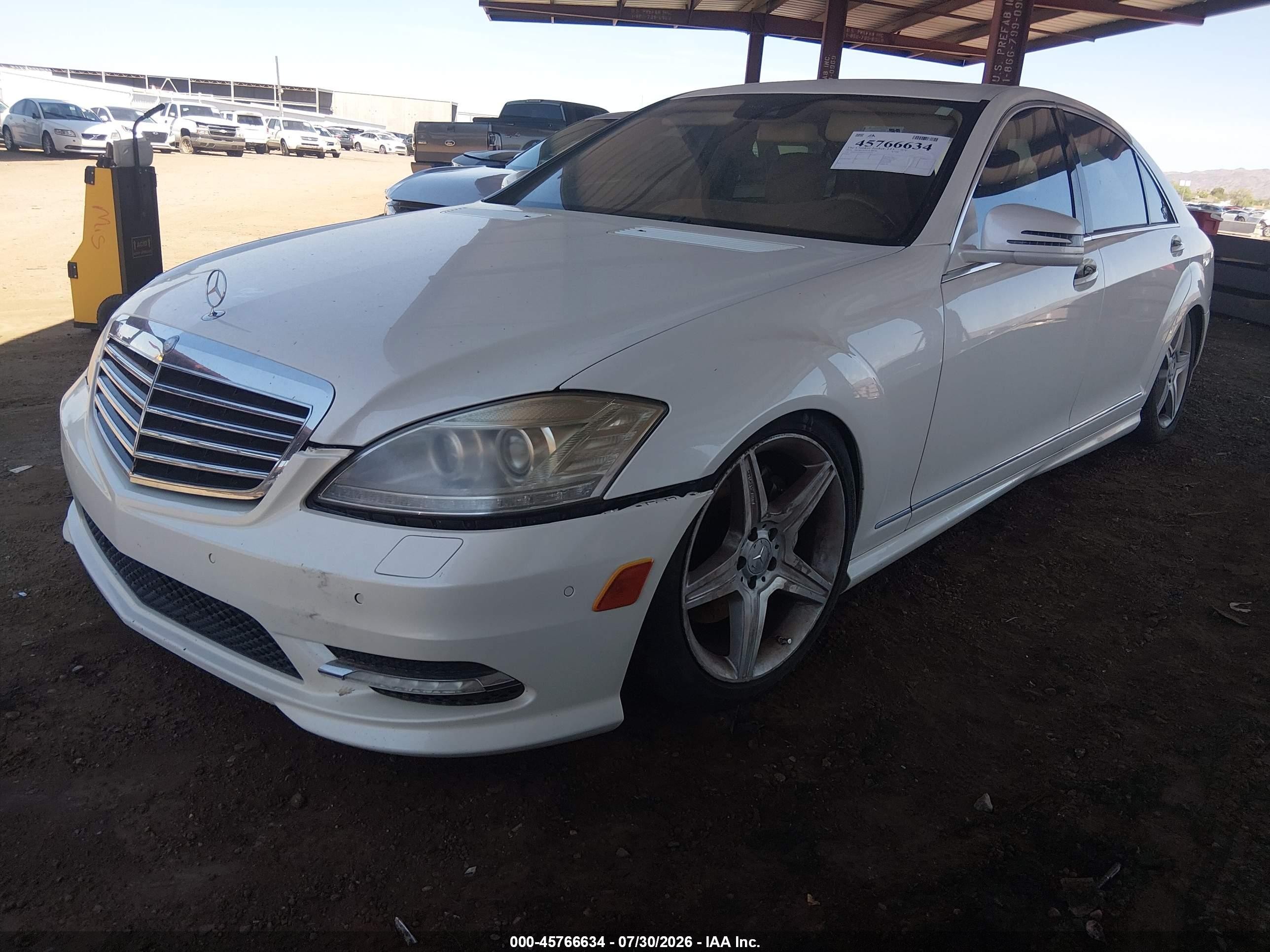 2010 Mercedes-benz S 550   Cream vin: WDDNG7BB3AA342276