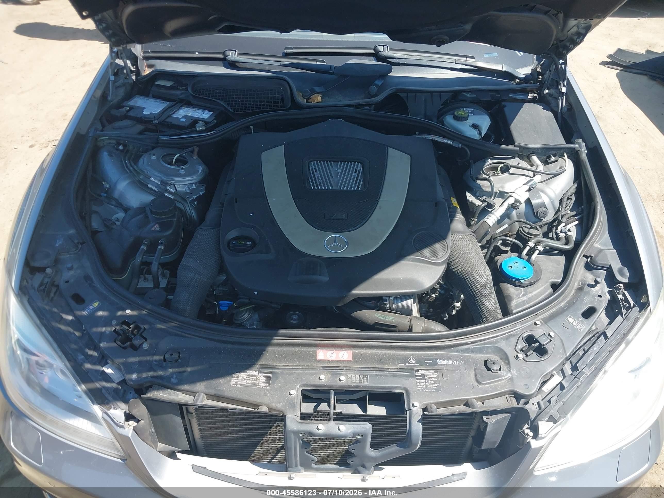 2011 Mercedes-benz S 550   Silver vin: WDDNG7BB3BA367485