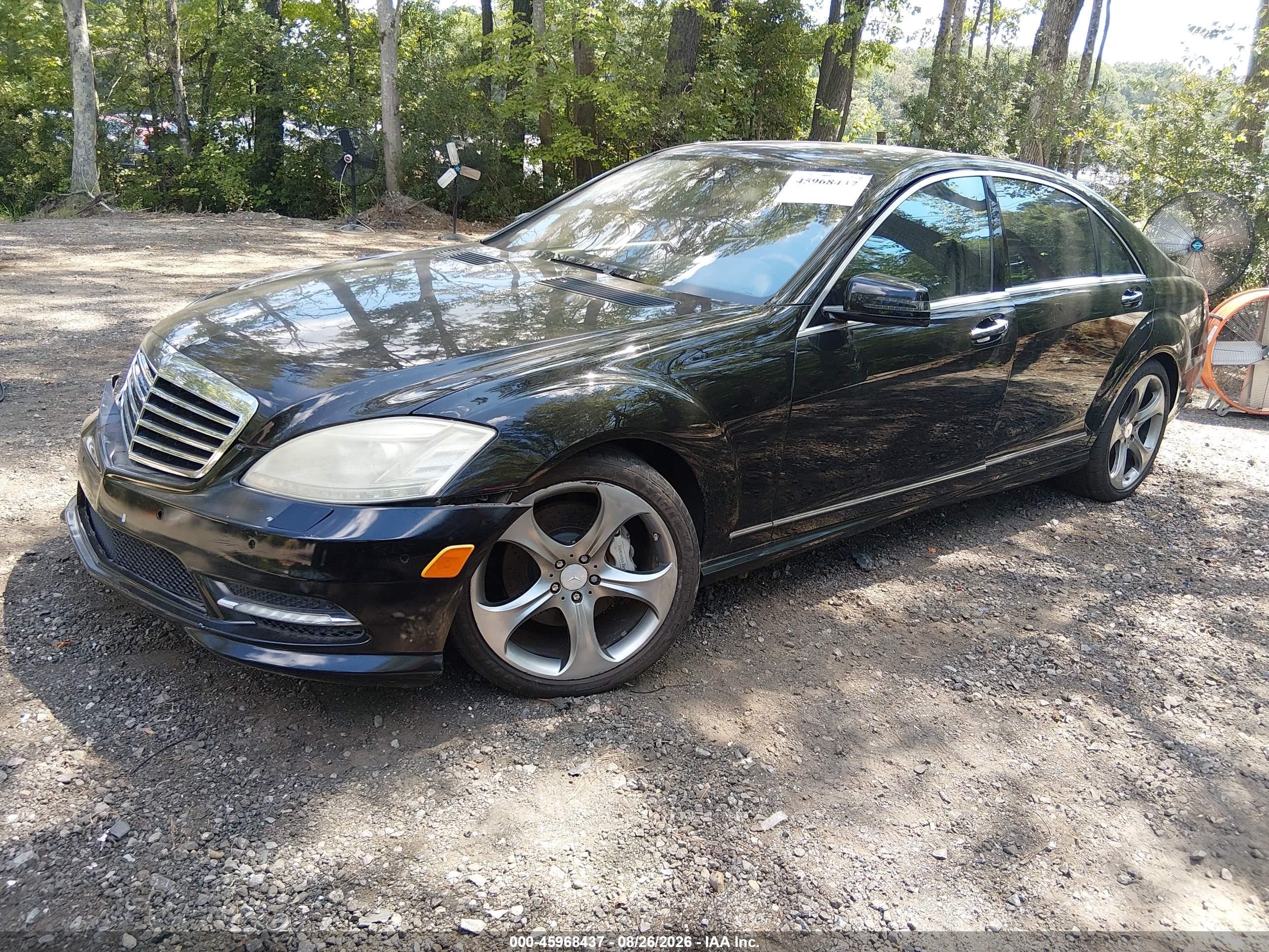 2011 Mercedes-benz S 550   Black vin: WDDNG7BB3BA382326