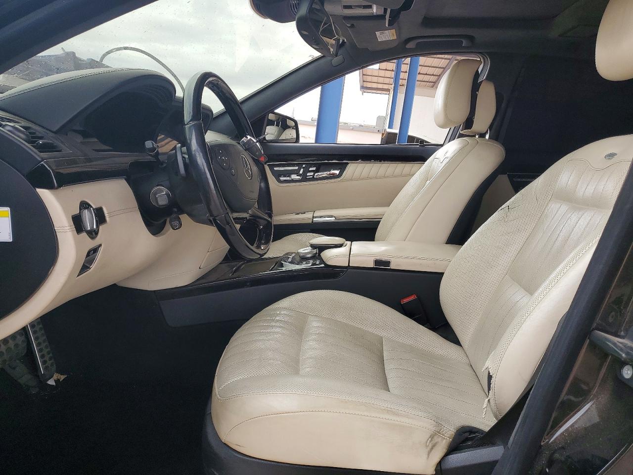 2011 Mercedes-benz S 550 Black vin: WDDNG7BB3BA410271