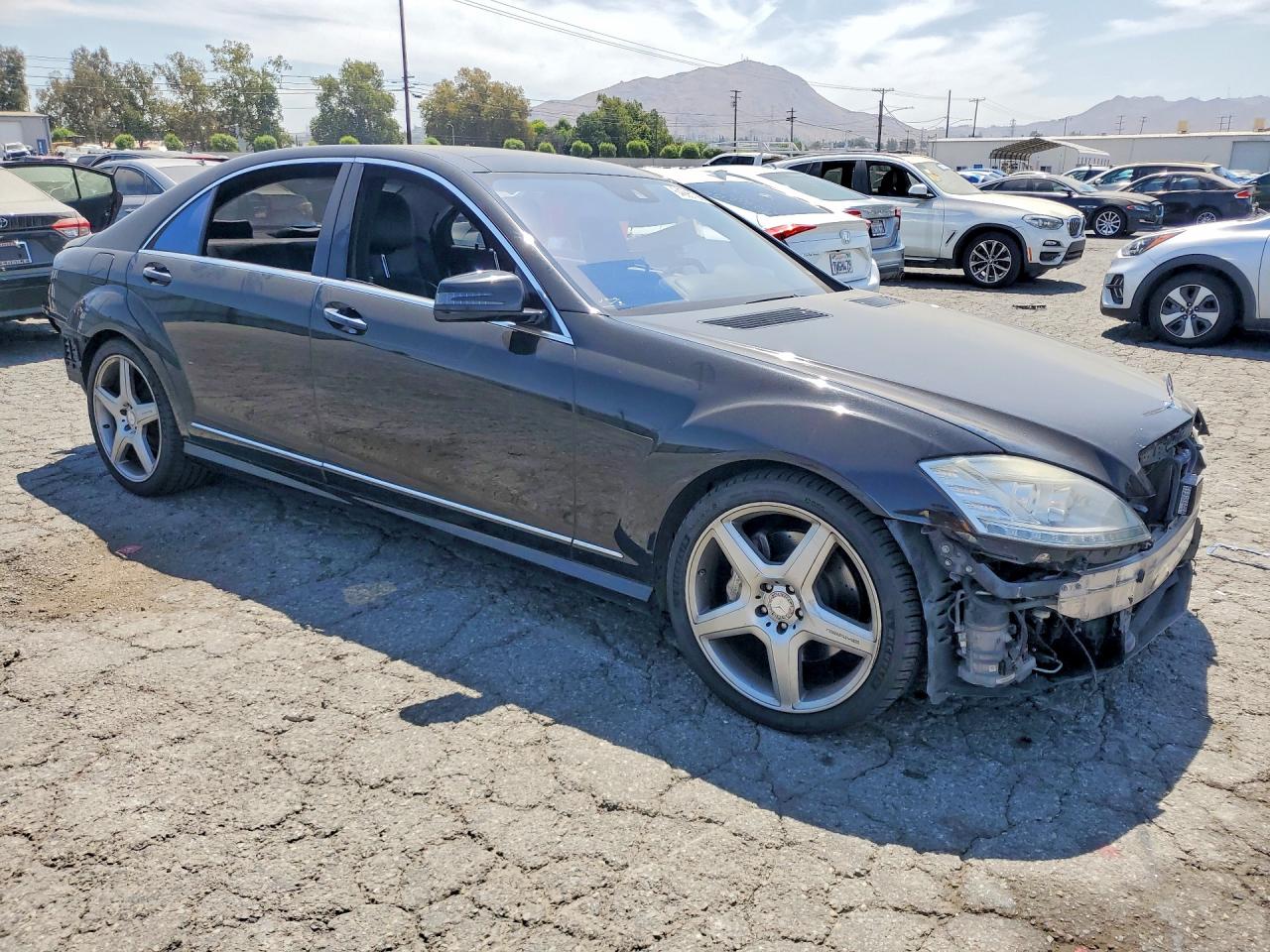 2011 Mercedes-benz S 550 Black vin: WDDNG7BB4BA373909