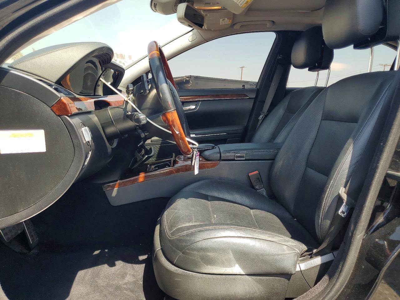 2011 Mercedes-benz S 550 Black vin: WDDNG7BB4BA373909