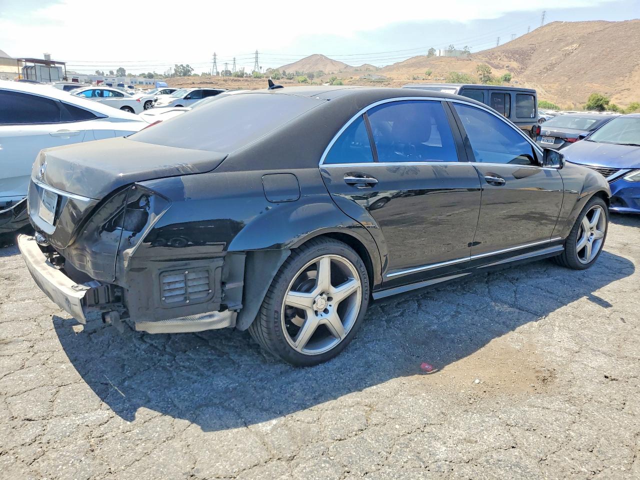 2011 Mercedes-benz S 550 Black vin: WDDNG7BB4BA373909