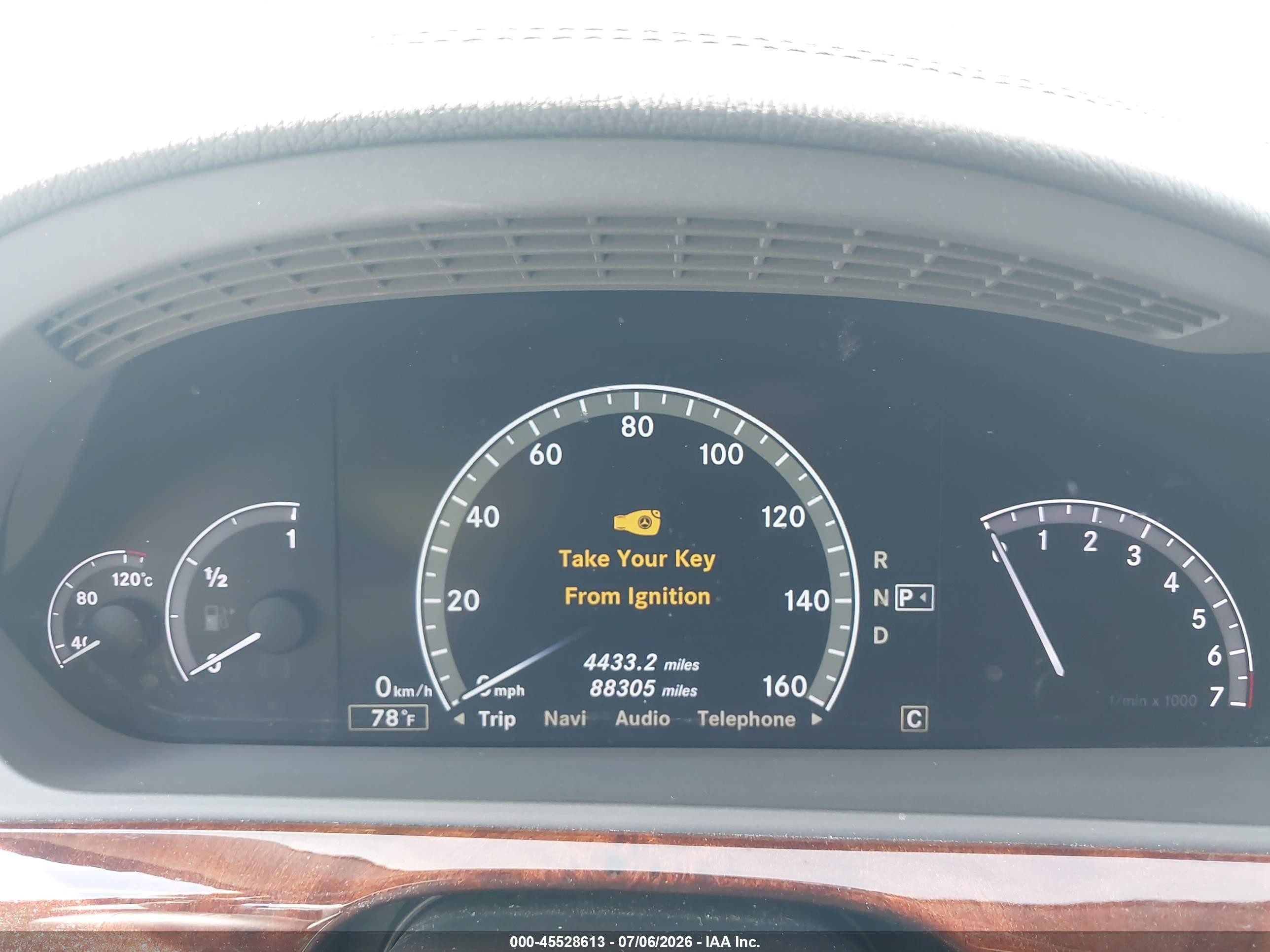 2010 Mercedes-benz S 550   Black vin: WDDNG7BB6AA349996