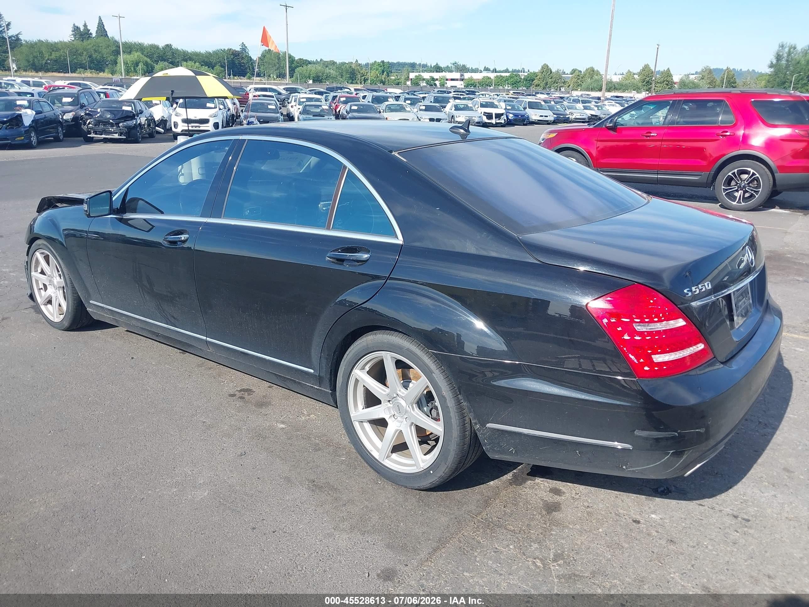 2010 Mercedes-benz S 550   Black vin: WDDNG7BB6AA349996