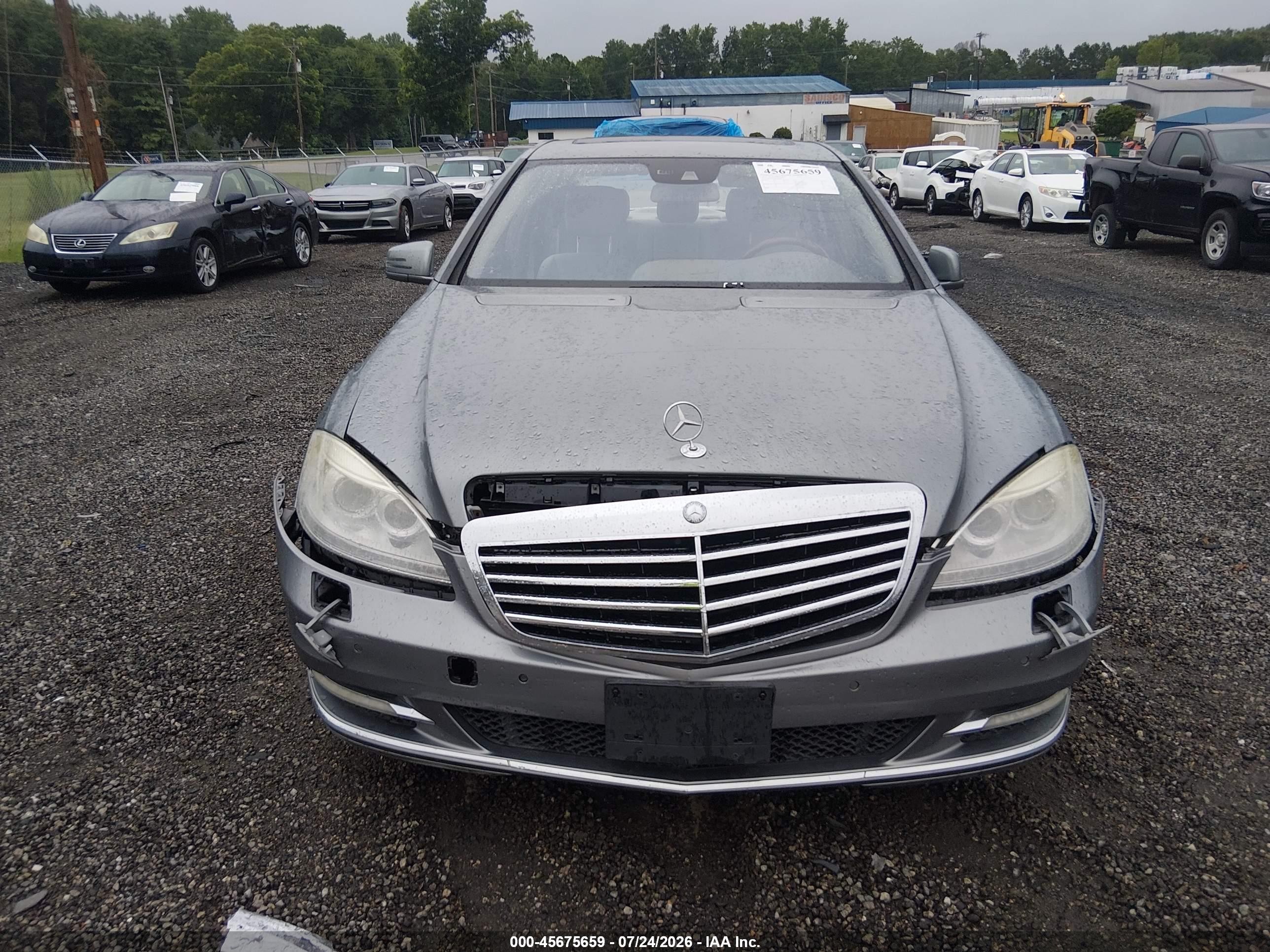 2011 Mercedes-benz S 550   Silver vin: WDDNG7BB6BA369151