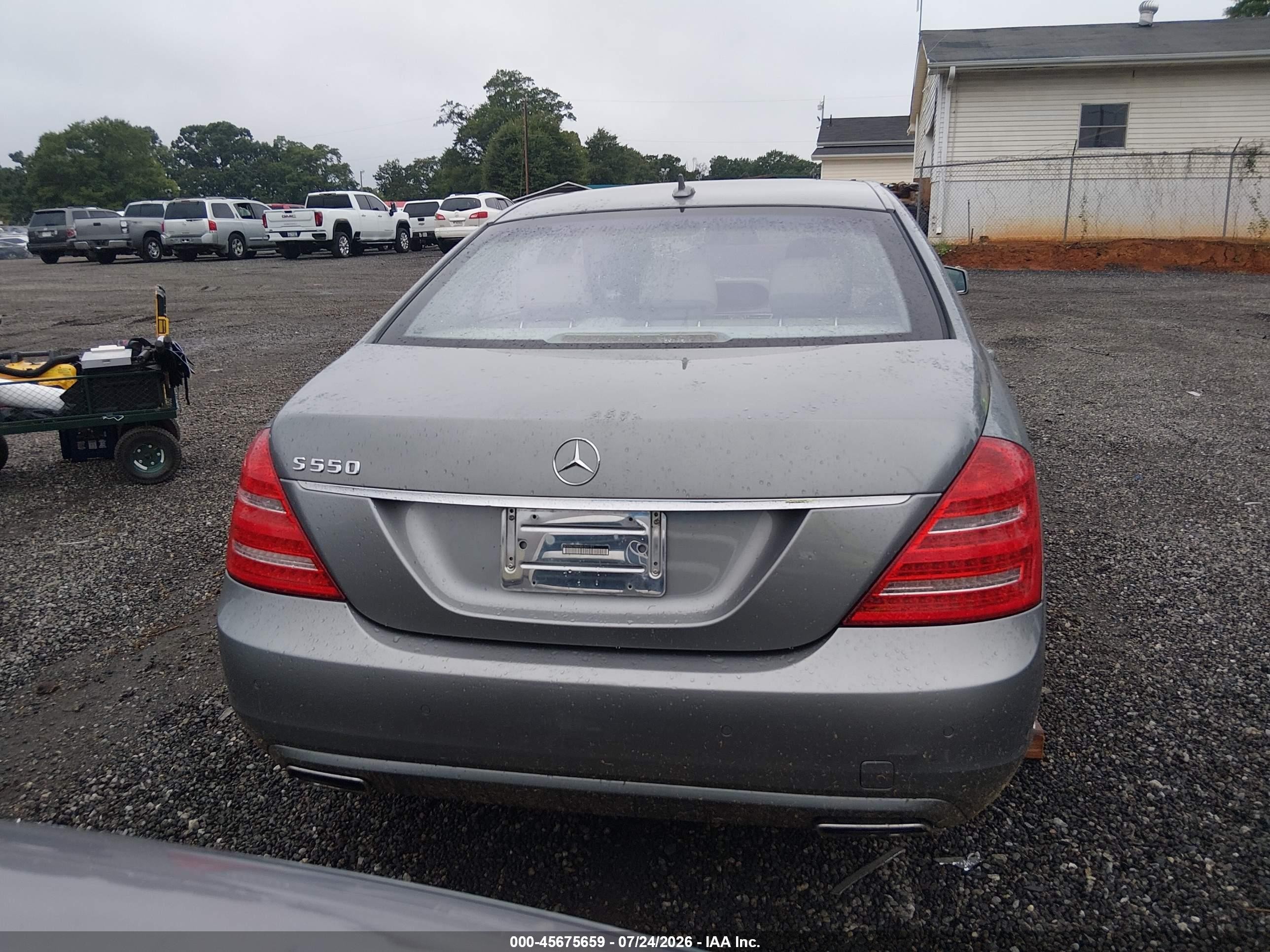 2011 Mercedes-benz S 550   Silver vin: WDDNG7BB6BA369151