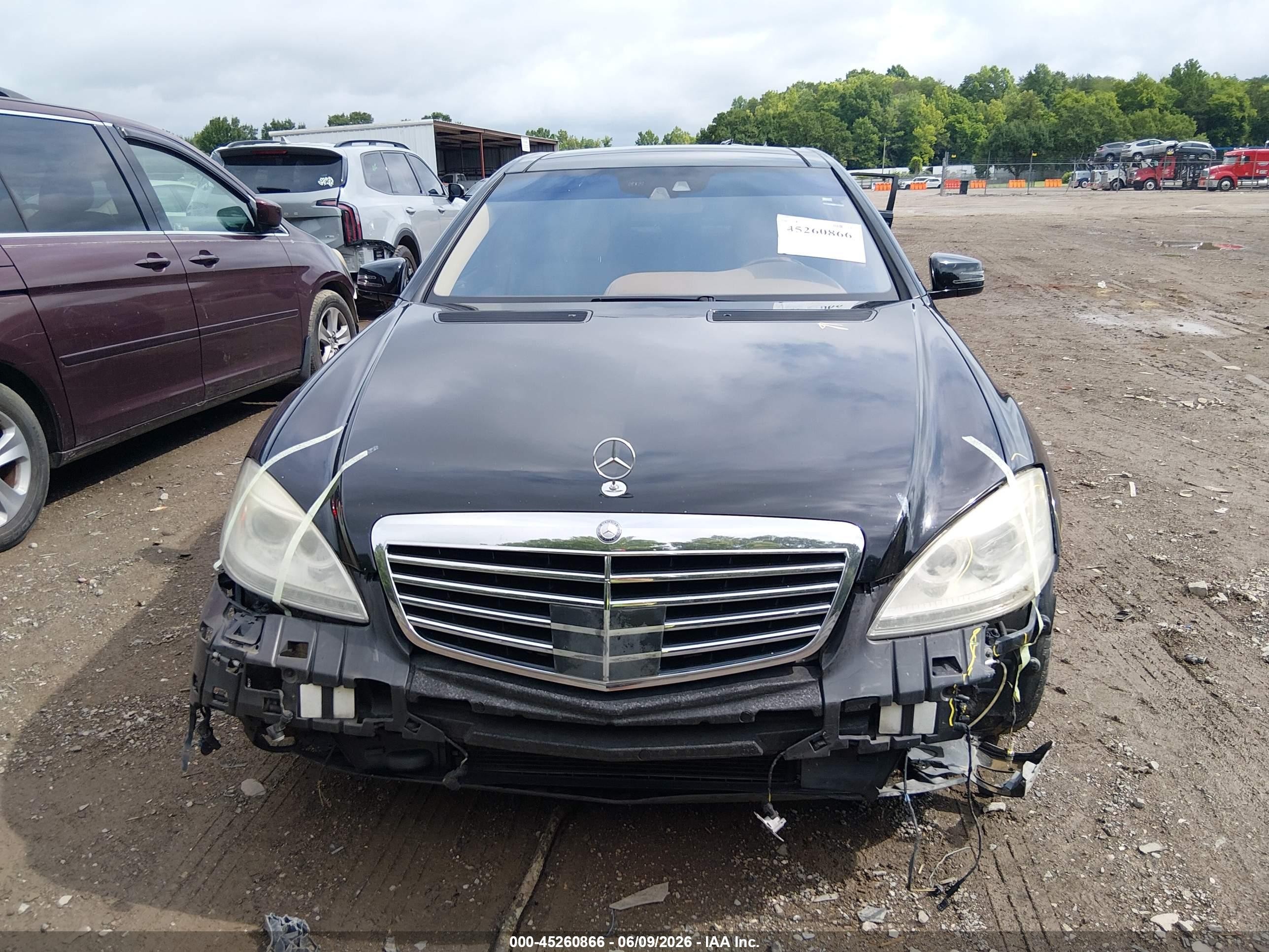 2011 Mercedes-benz S 550   Black vin: WDDNG7BB6BA407266