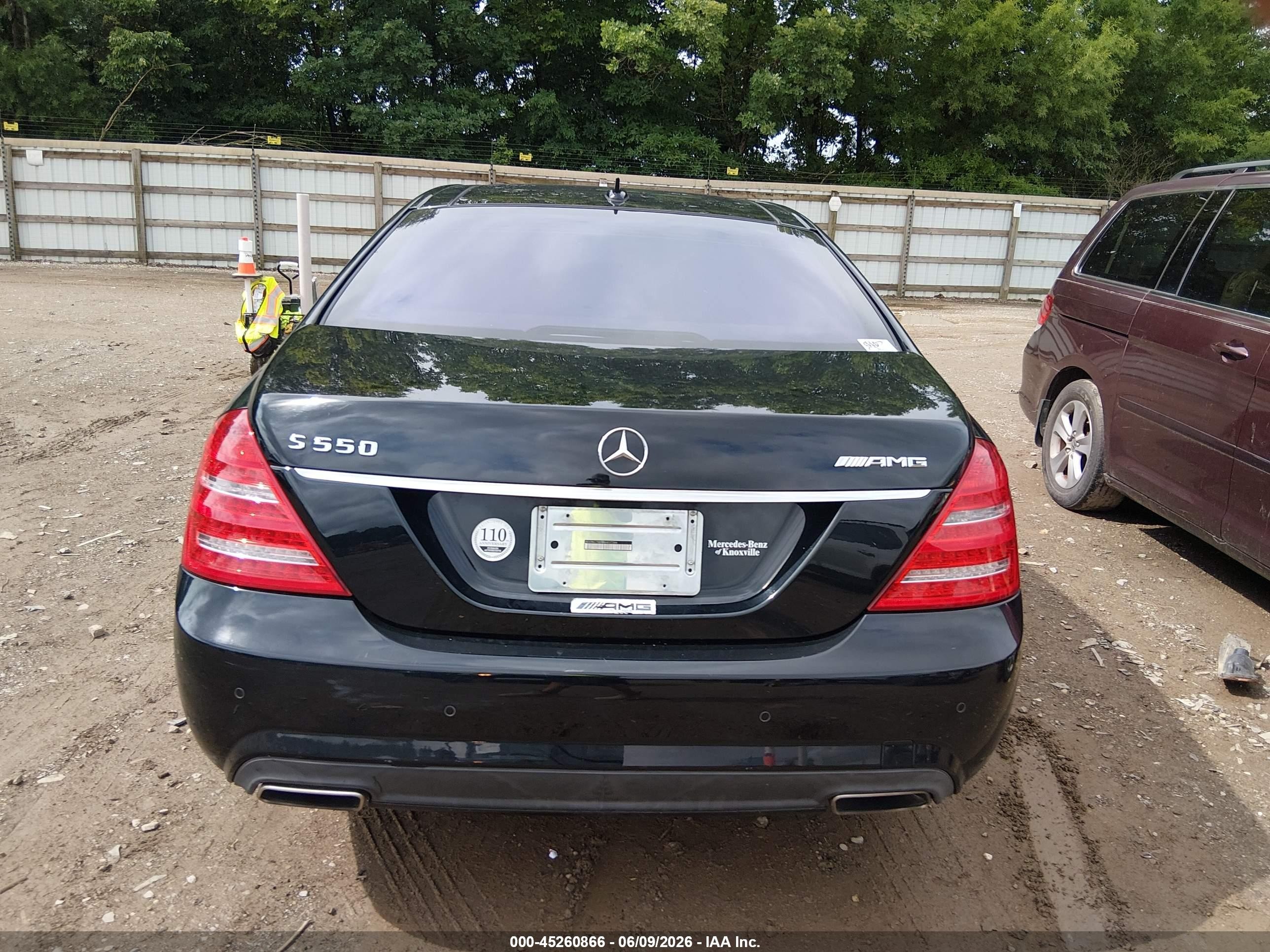 2011 Mercedes-benz S 550   Black vin: WDDNG7BB6BA407266