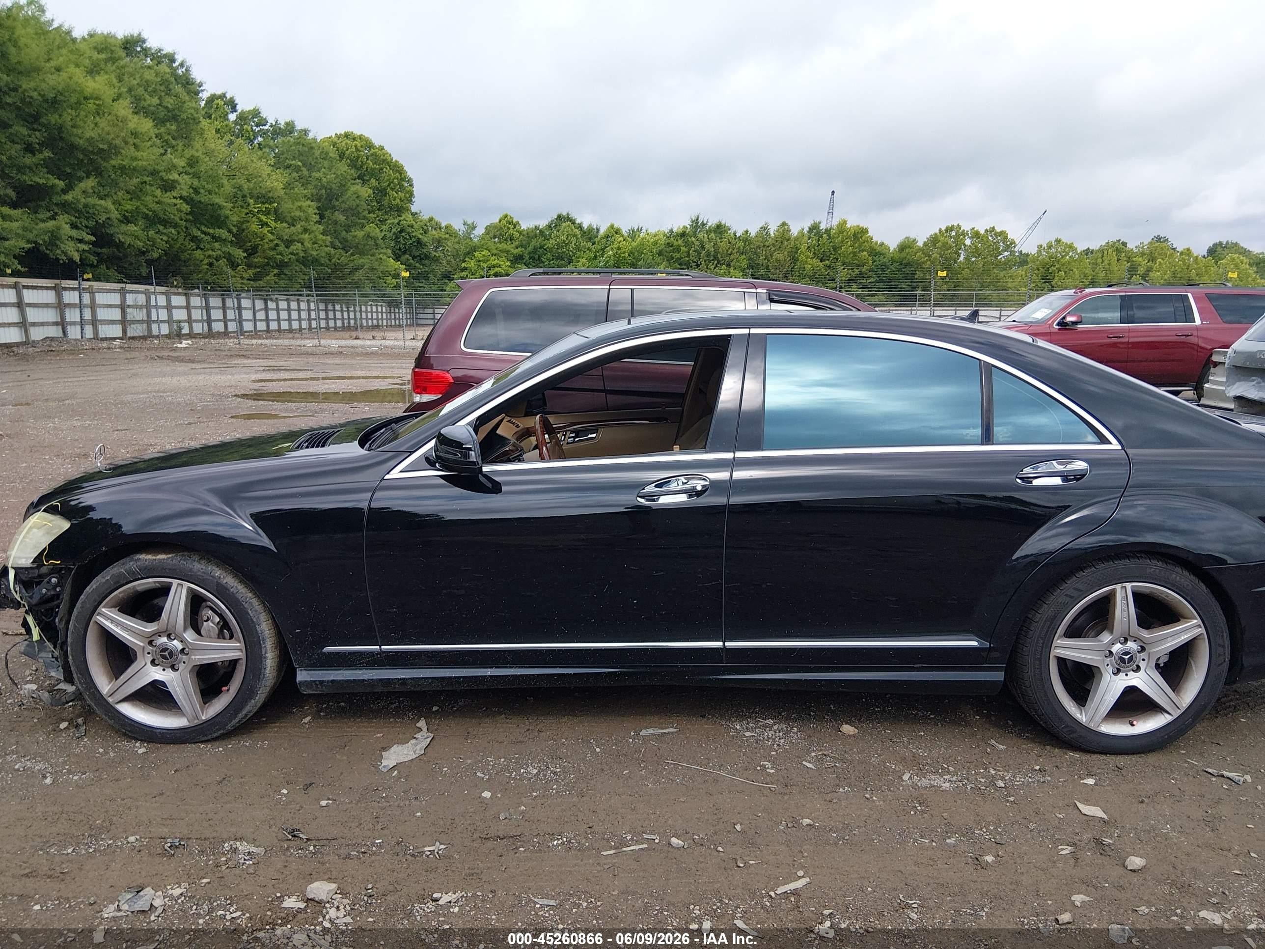 2011 Mercedes-benz S 550   Black vin: WDDNG7BB6BA407266
