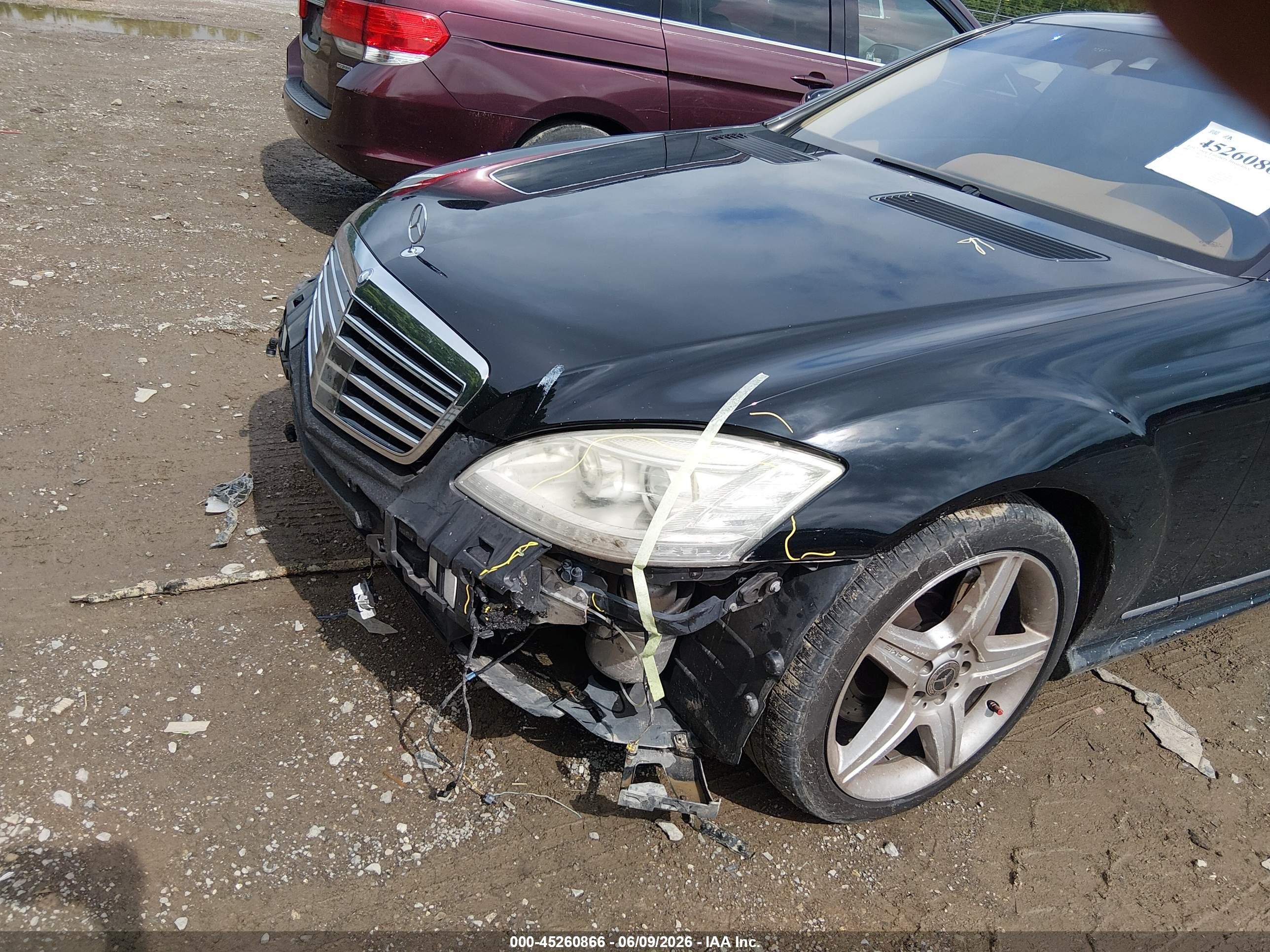 2011 Mercedes-benz S 550   Black vin: WDDNG7BB6BA407266