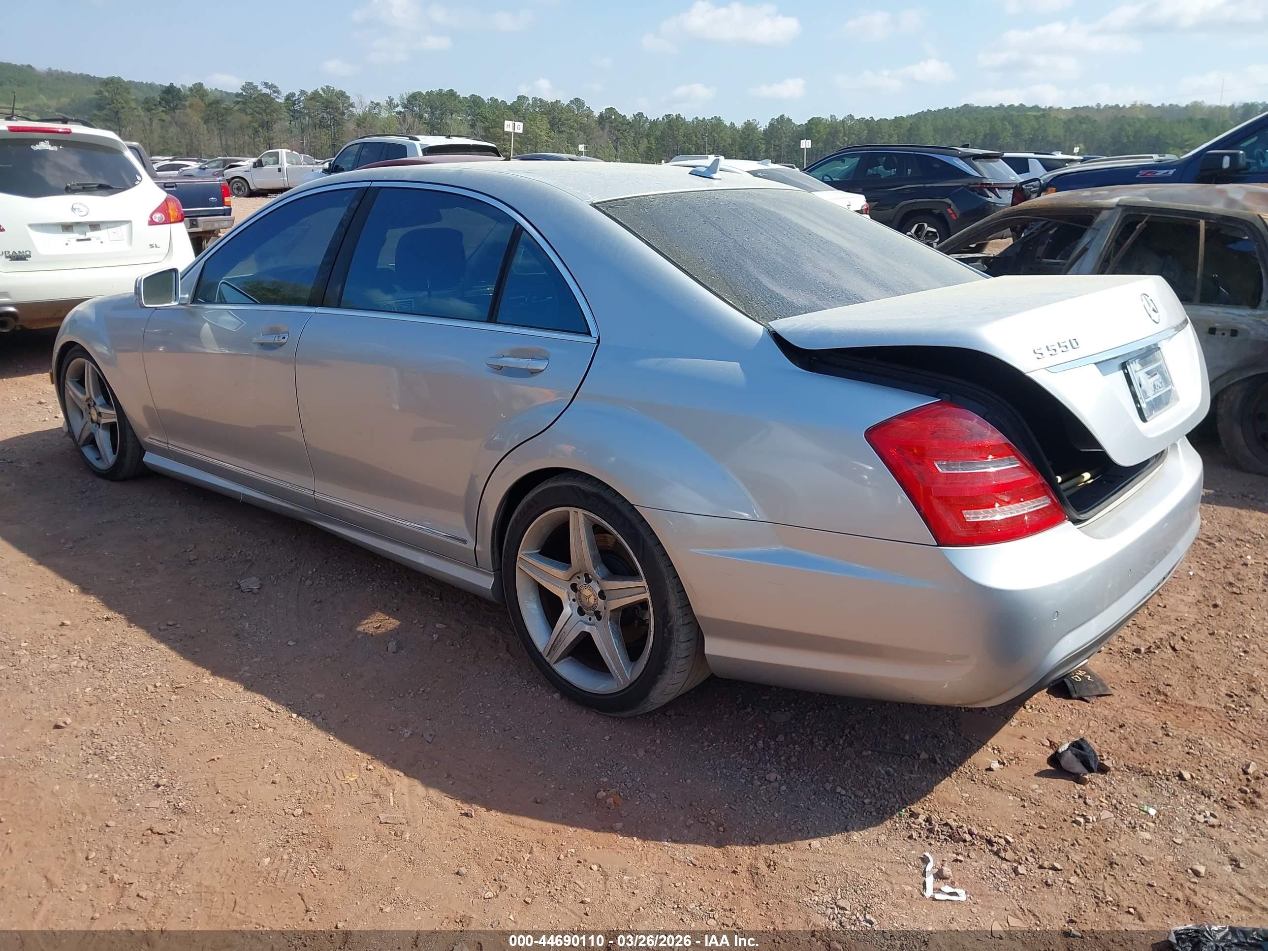 2011 Mercedes-benz S 550   Silver vin: WDDNG7BB6BA410653