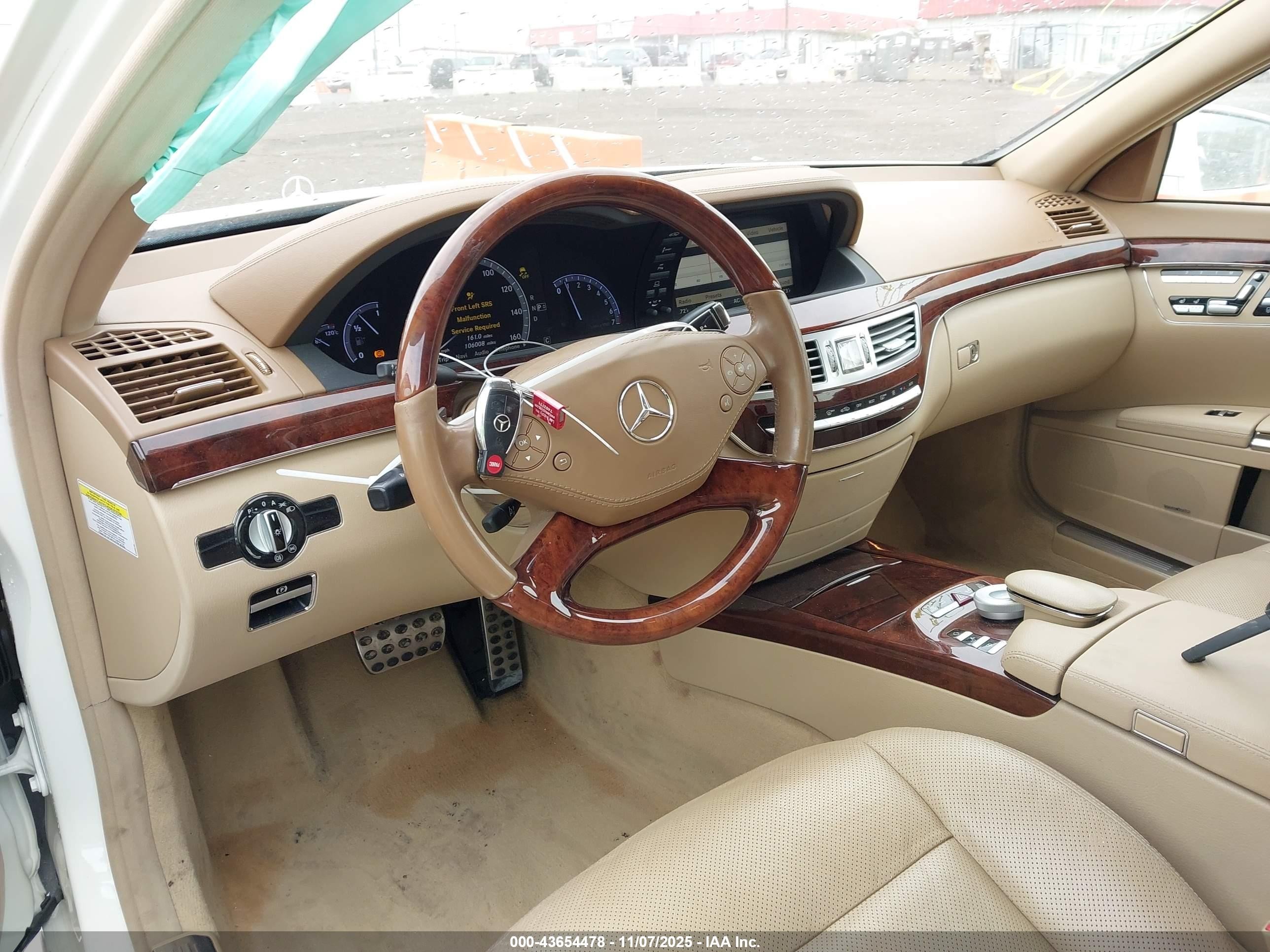 2010 Mercedes-benz S 550   White vin: WDDNG7BB7AA296208